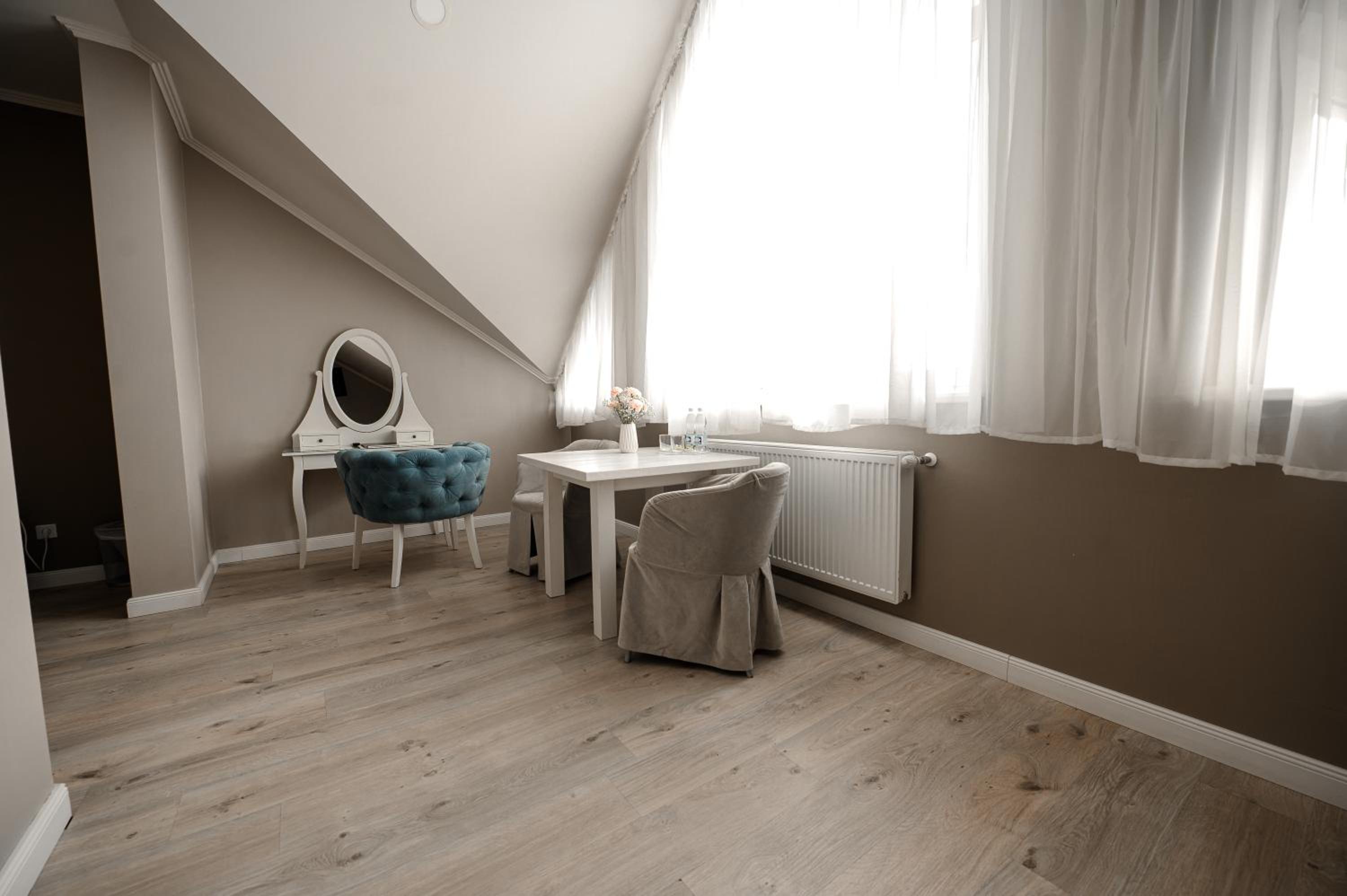 Mansard Superior Junior Suite photo 3