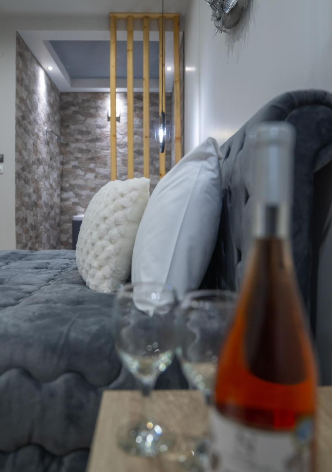 Deluxe Suite with Spa Bath