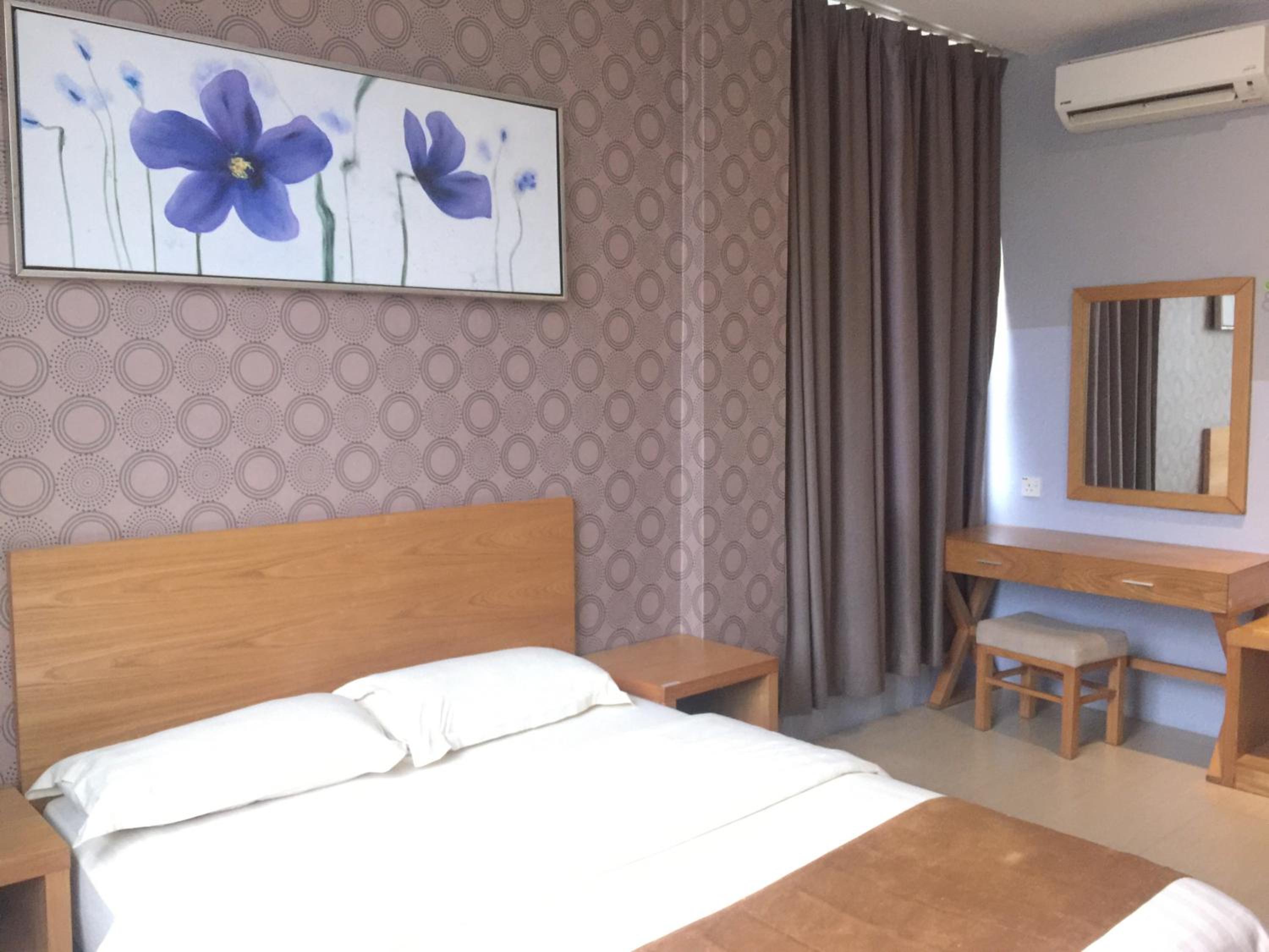 Deluxe Queen Room - Photo 3
