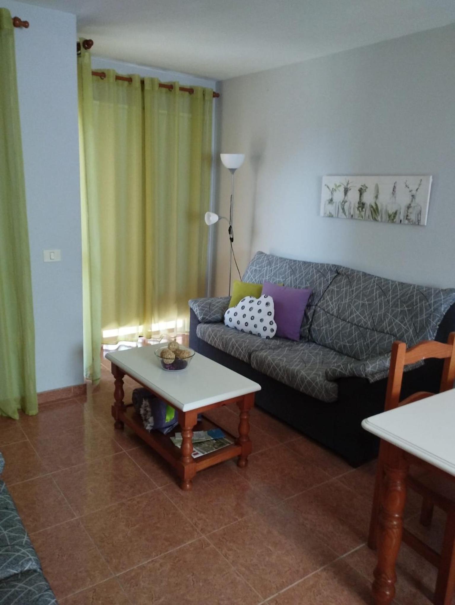 Apartamento con Balcón