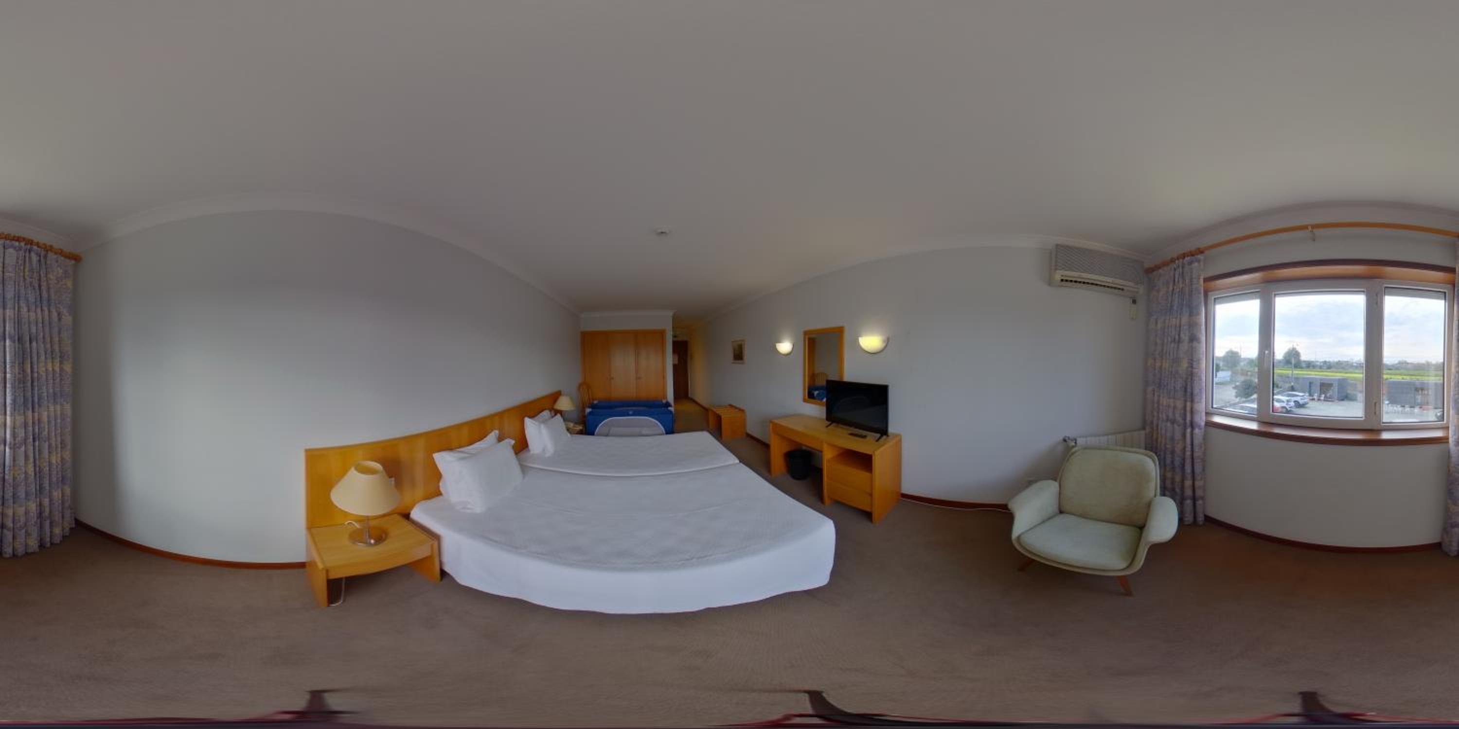 Double Or Twin Room With Countryside View photo 2