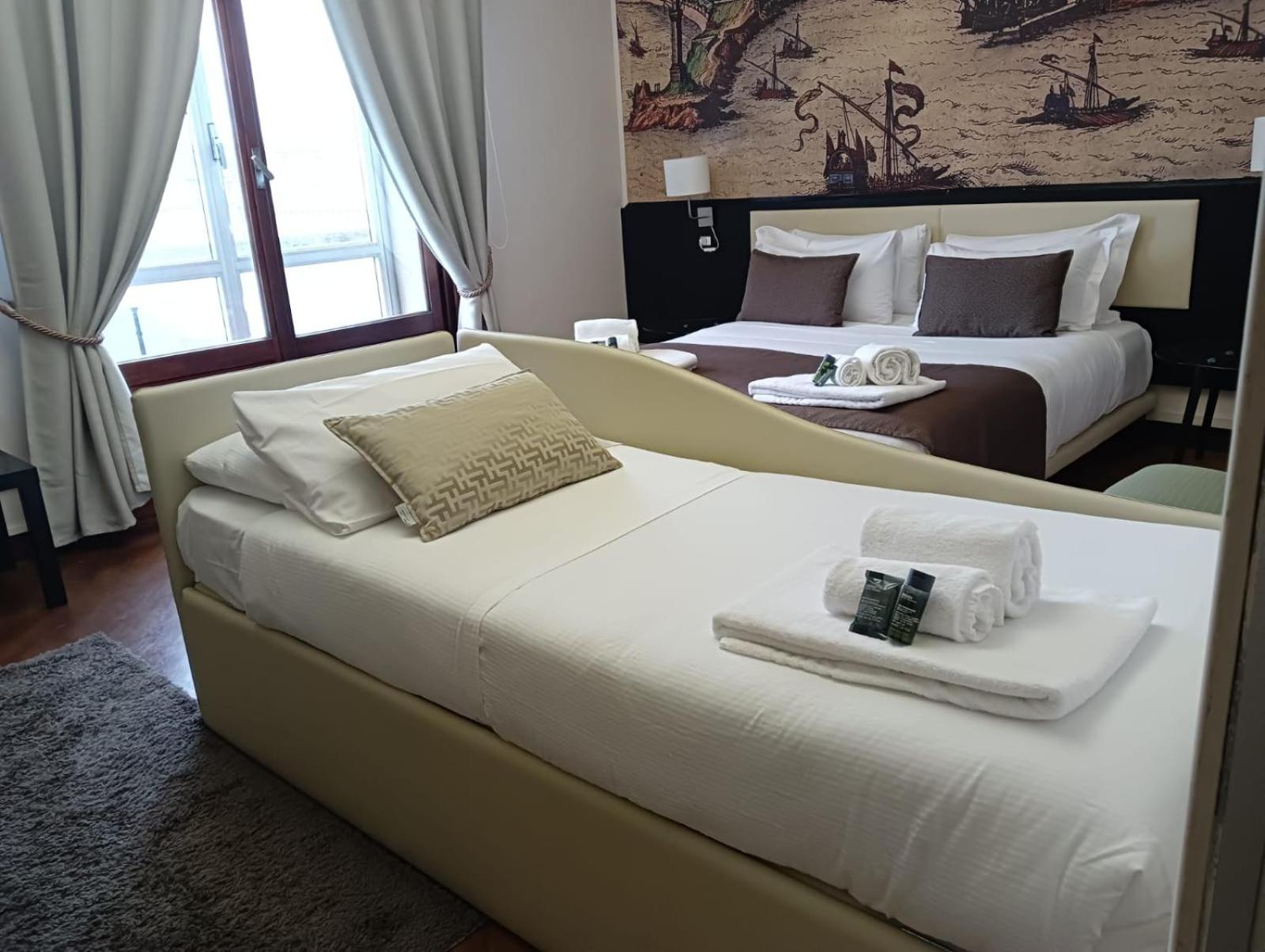 Quadruple Room with Private Bathroom photo 1