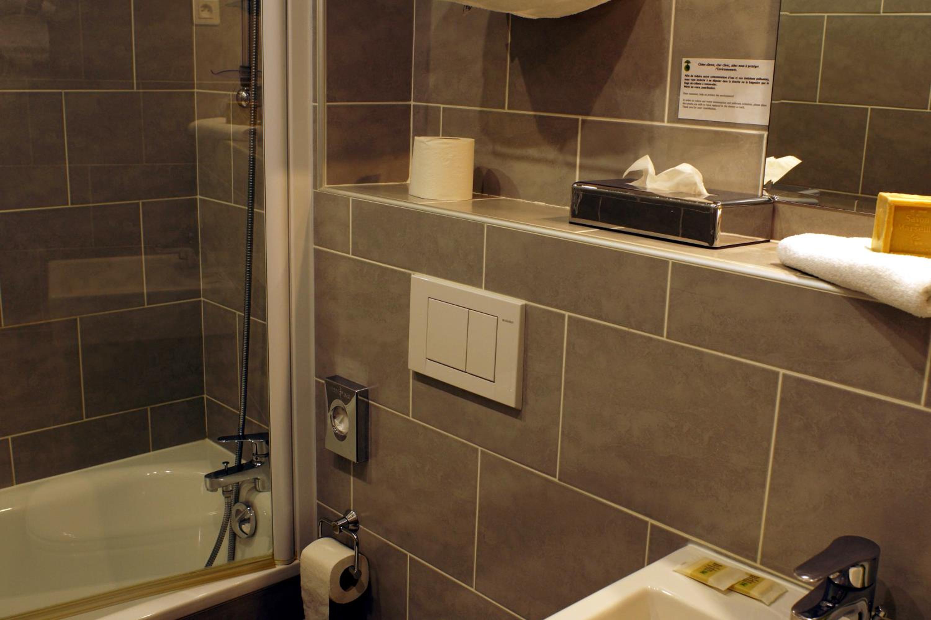 Twin Room - Photo 8
