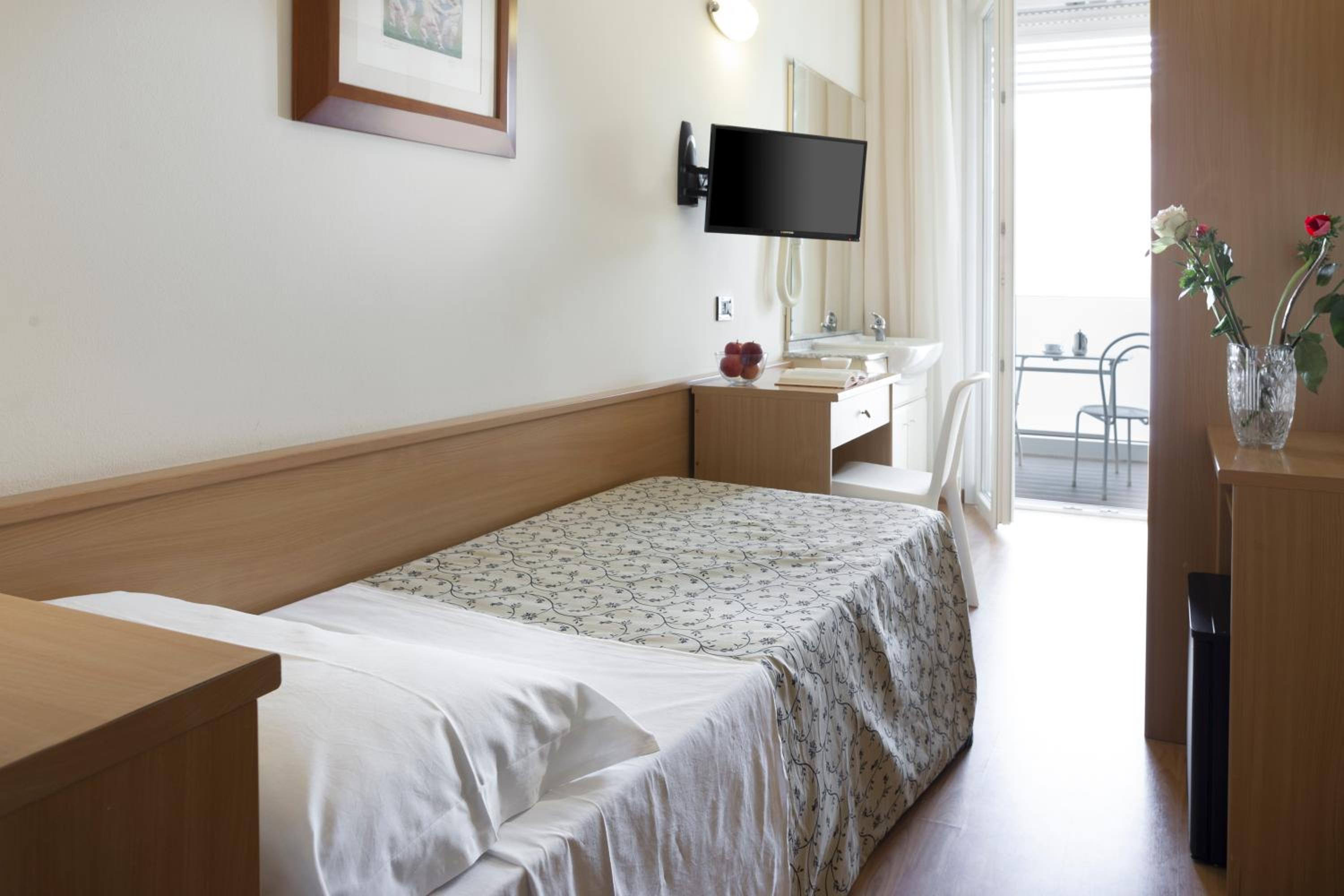 Single Room photo 2
