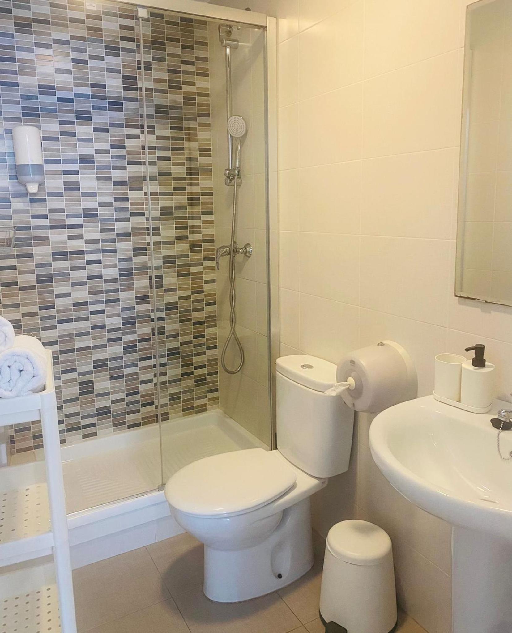 Double or Twin Room - Photo 2