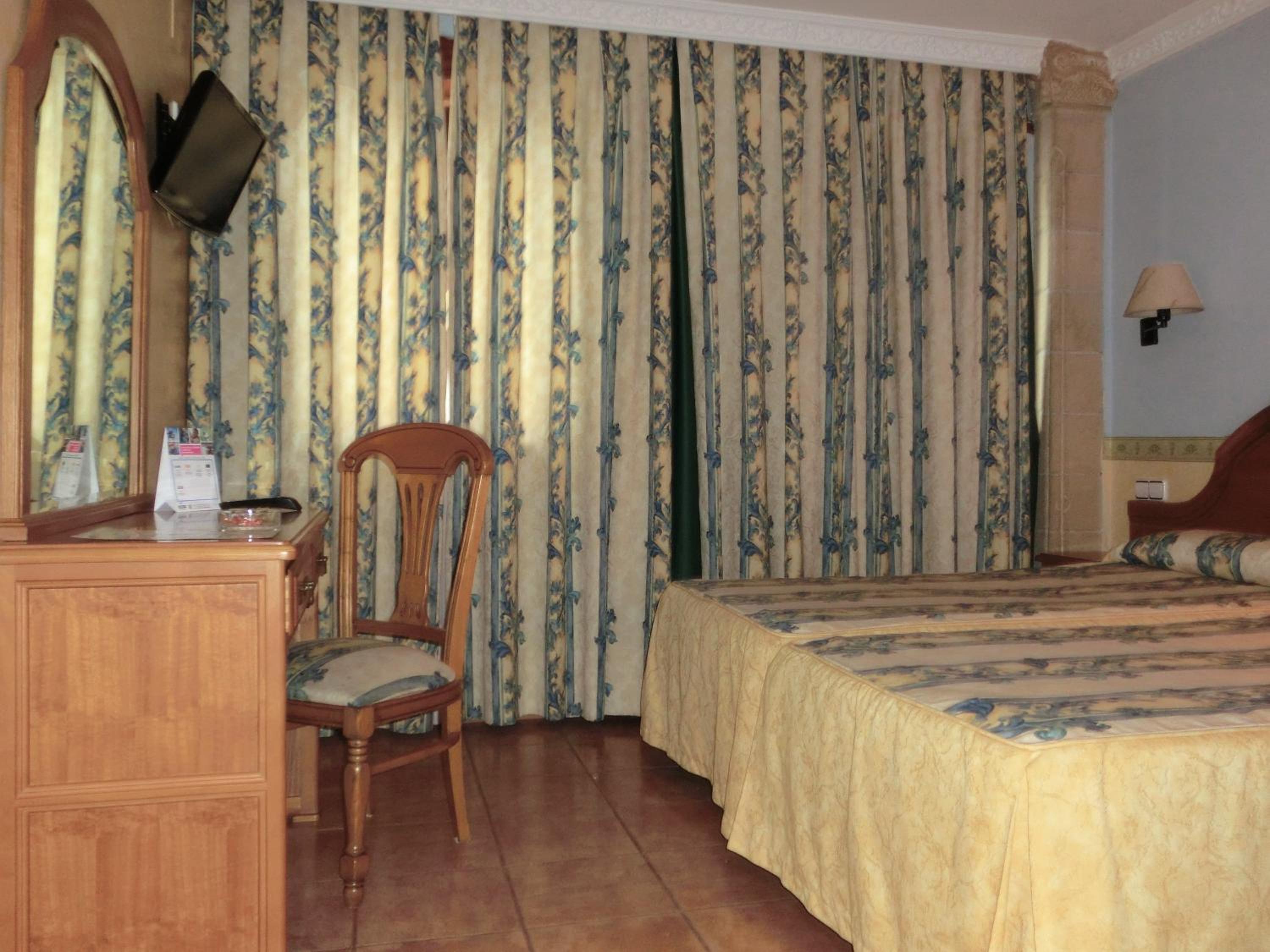 Standard Twin Room photo 3