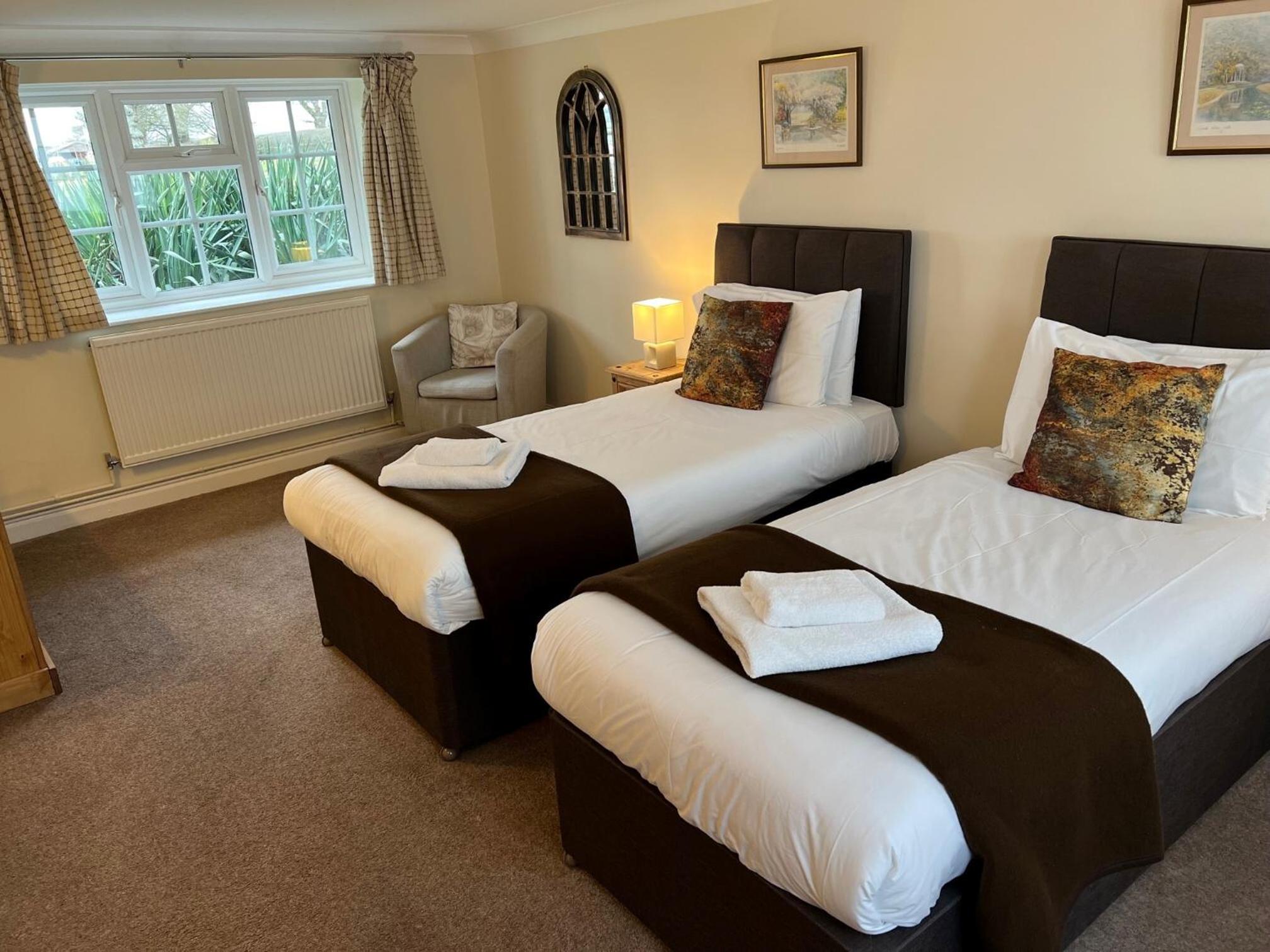 Twin Room with Private Bathroom