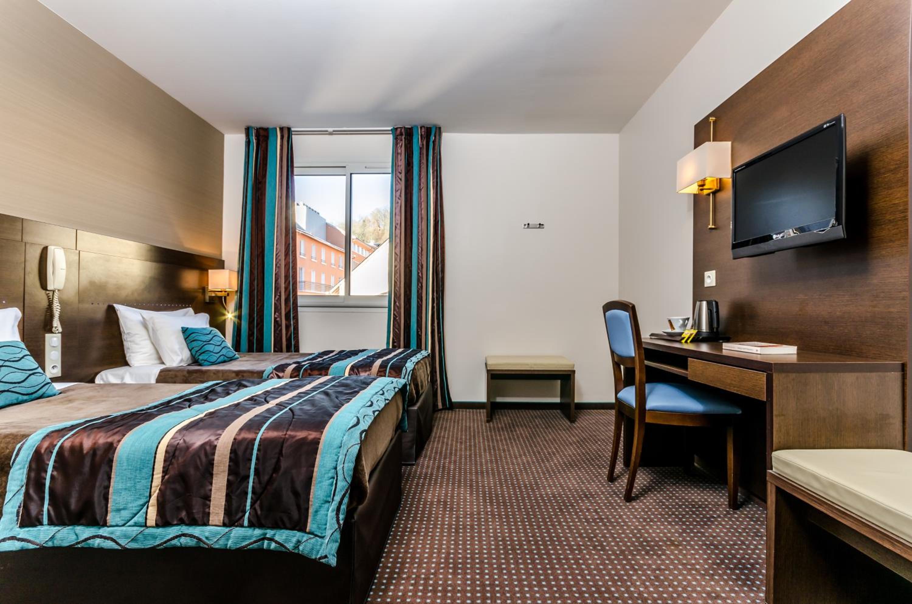 Twin Room - Photo 3