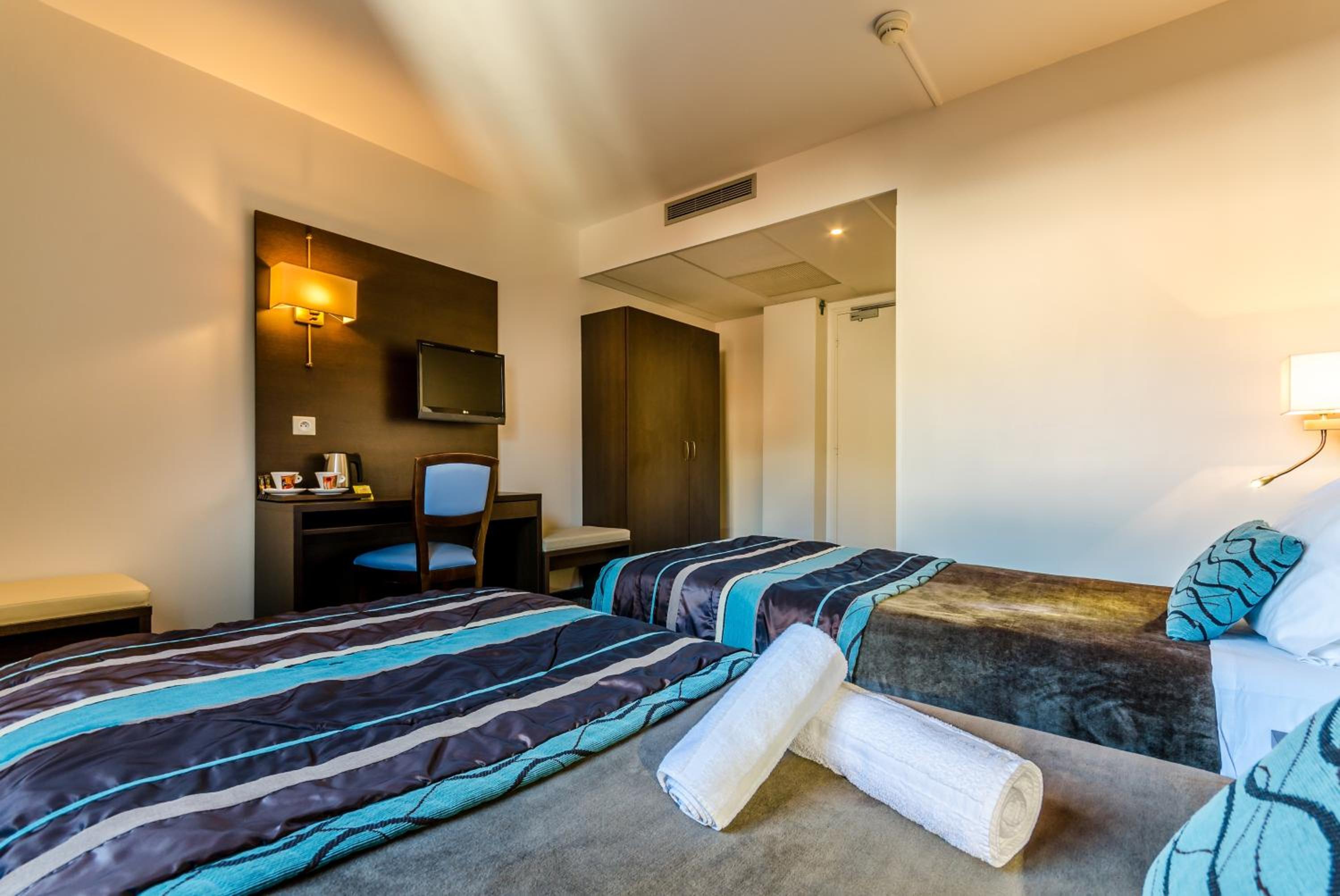 Twin Room - Photo 4