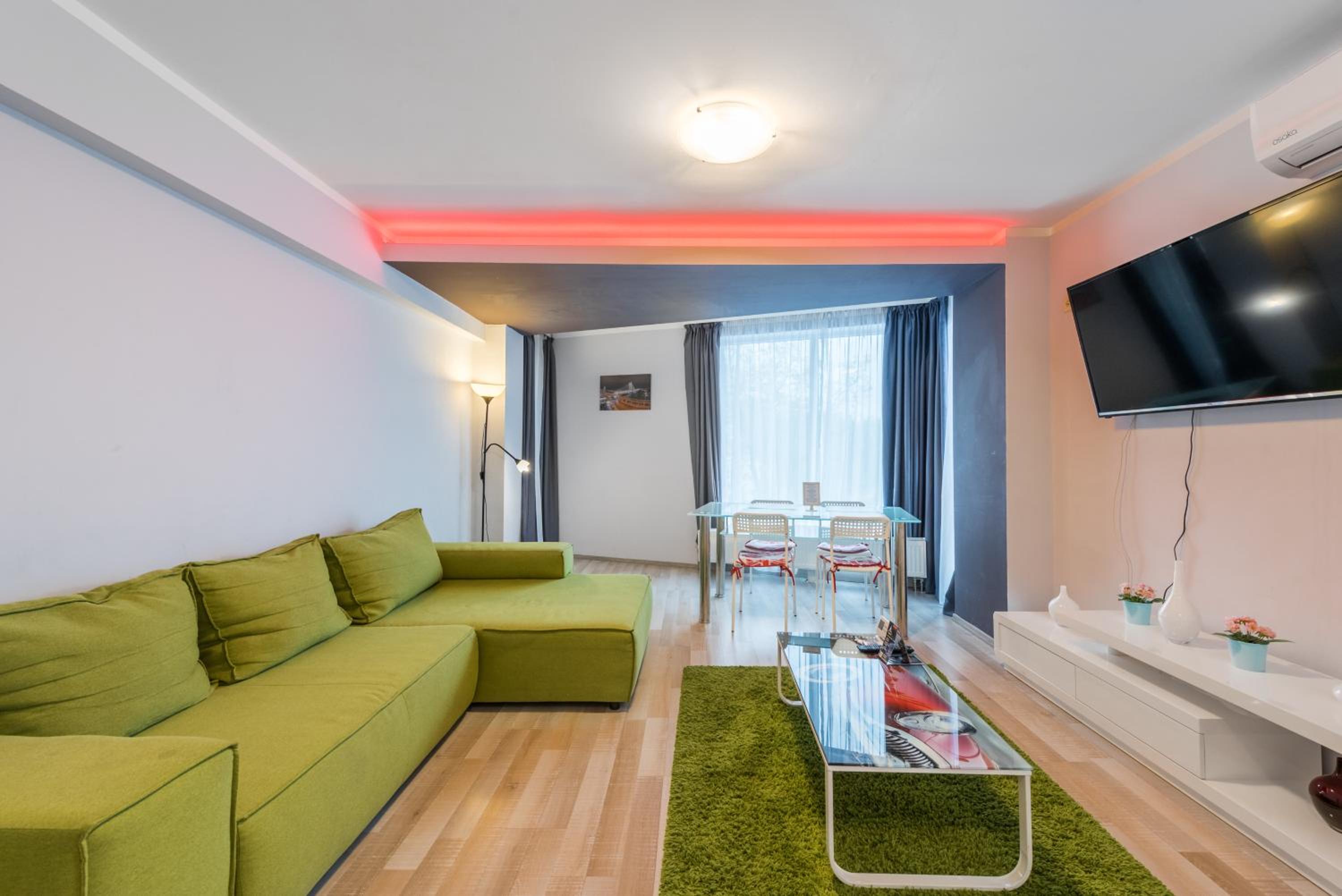 Apartment with Terrace - Photo 8