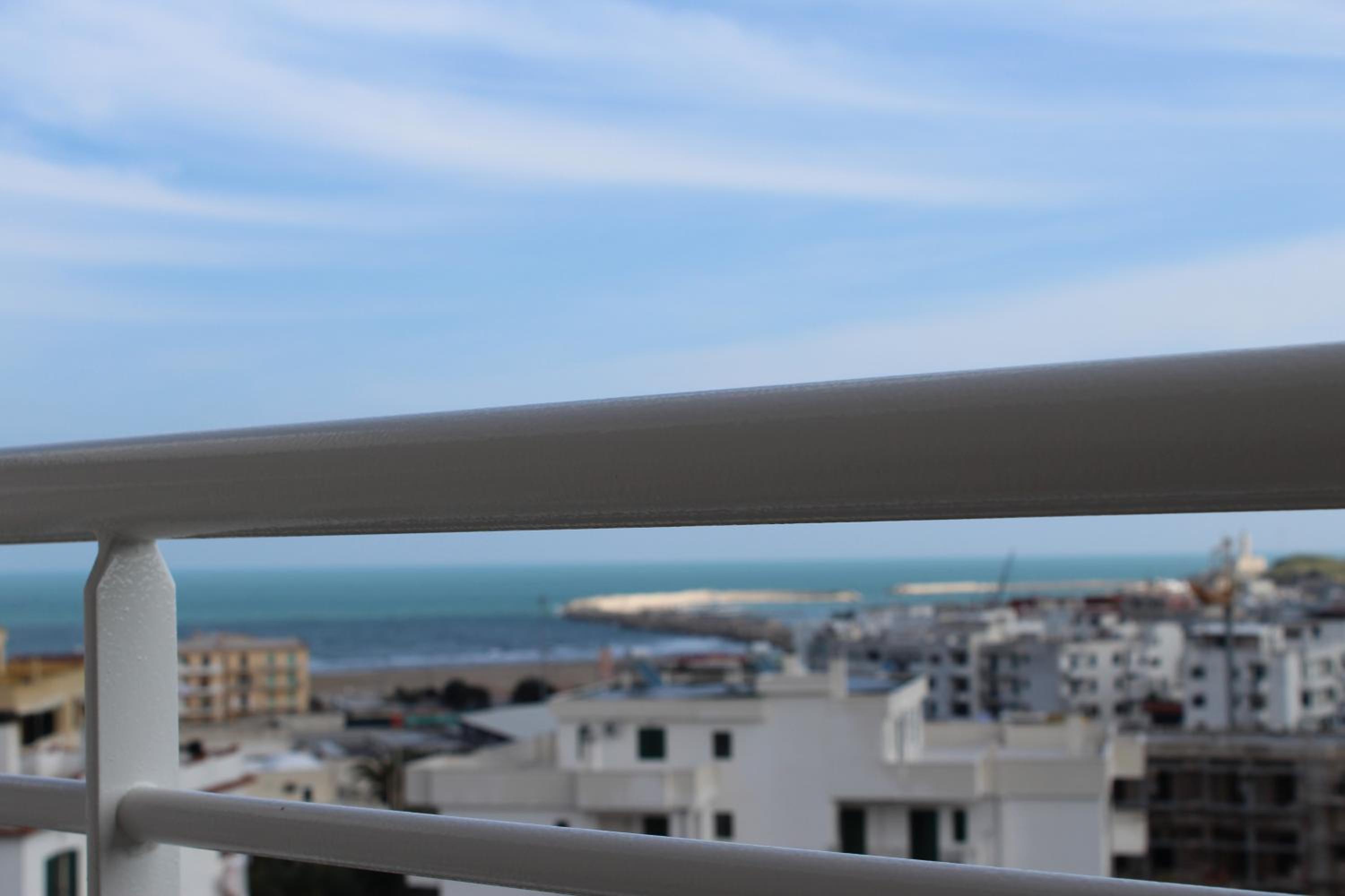 Double Room with Sea View - Photo 10
