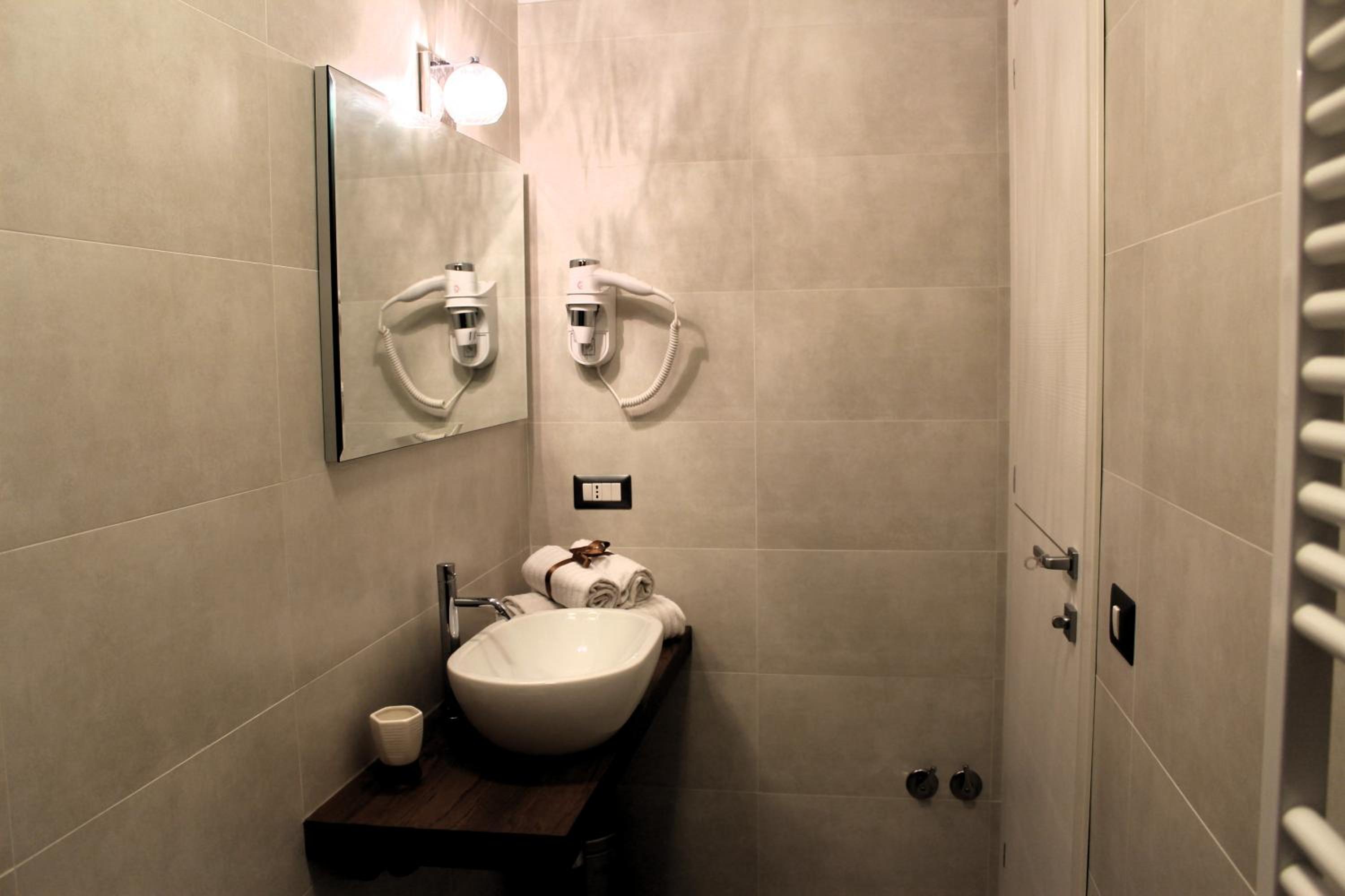 Double Room with Sea View - Photo 11