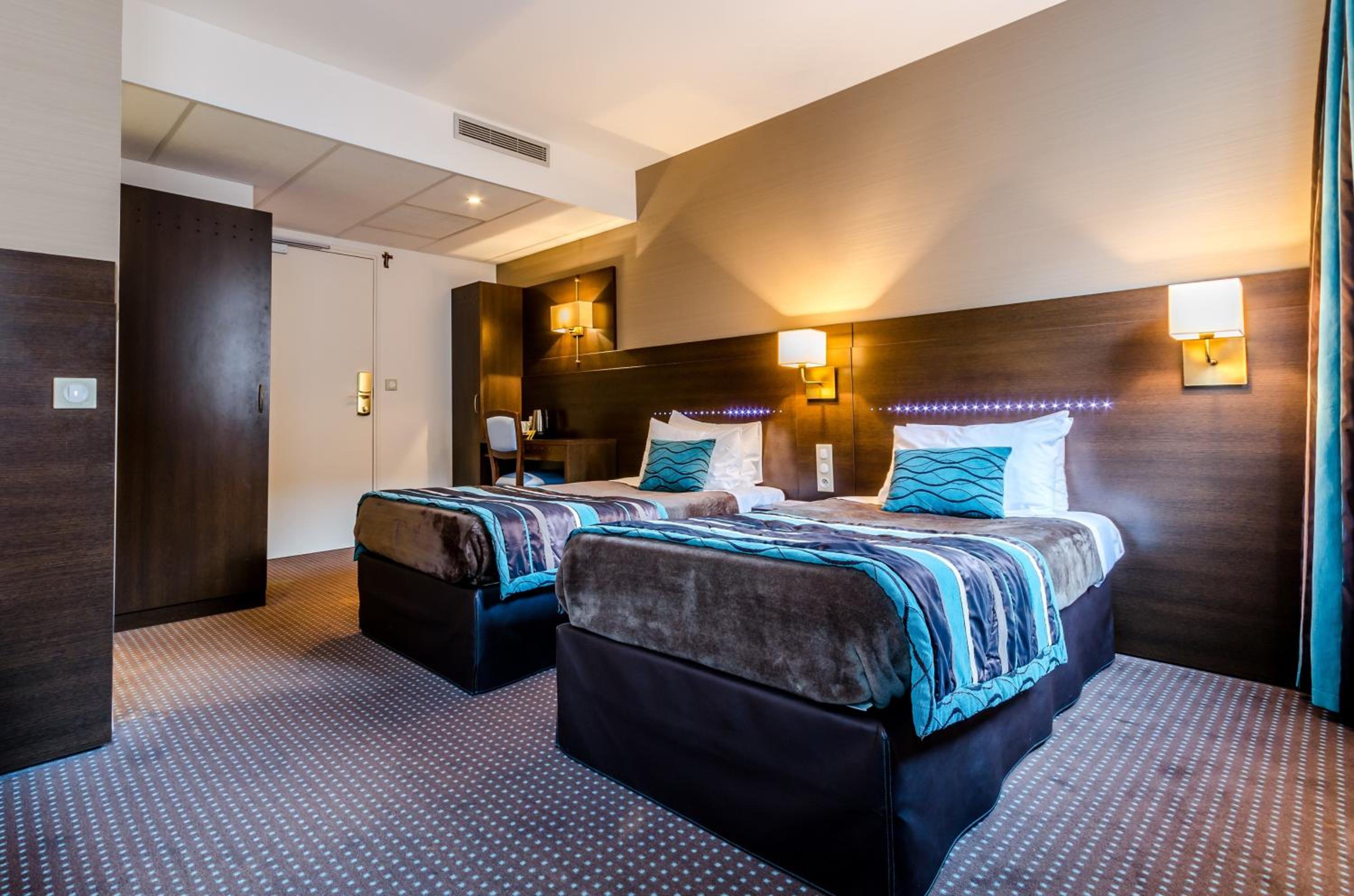 Twin Room - Photo 5