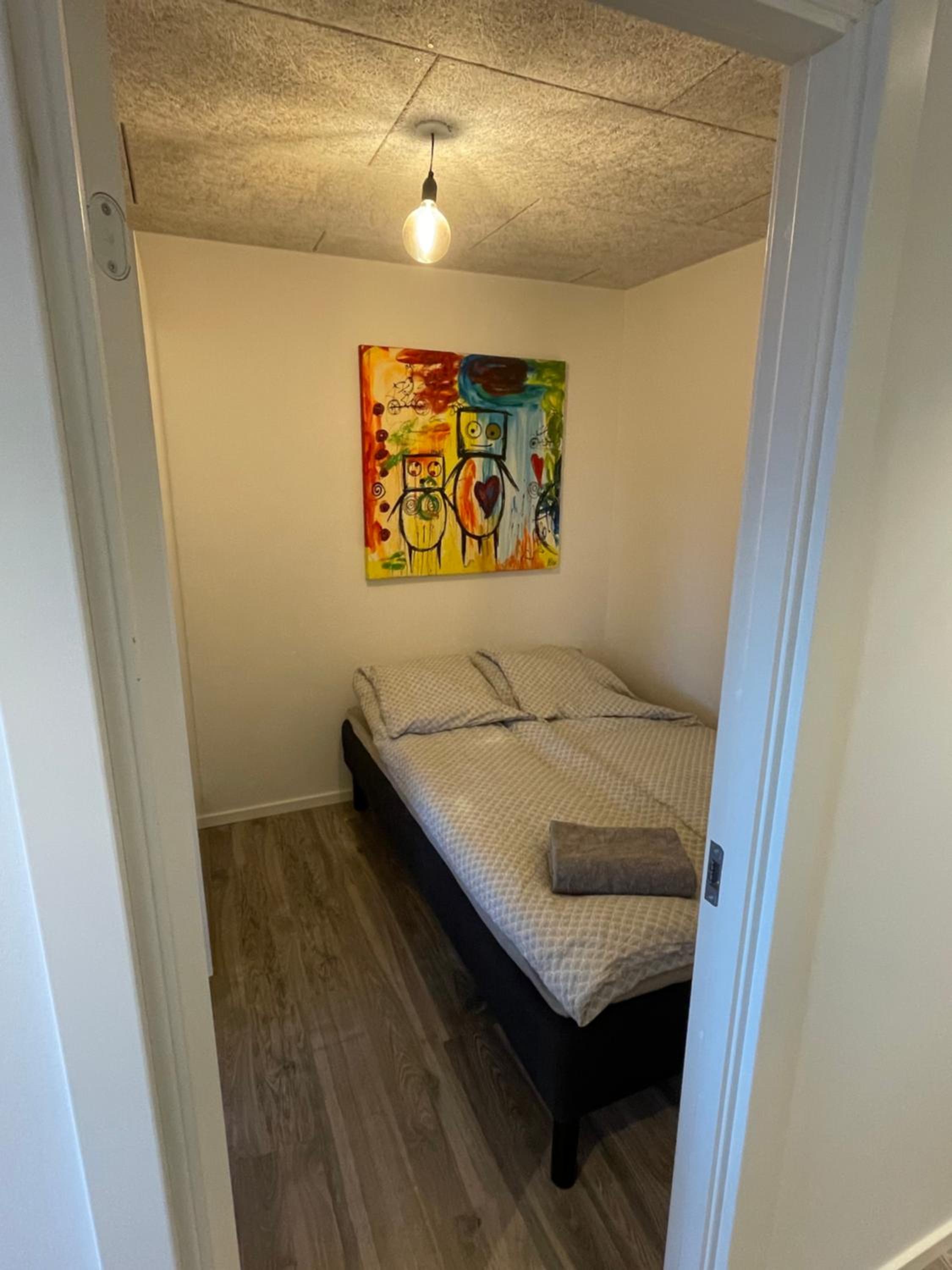 One-Bedroom Apartment photo 1