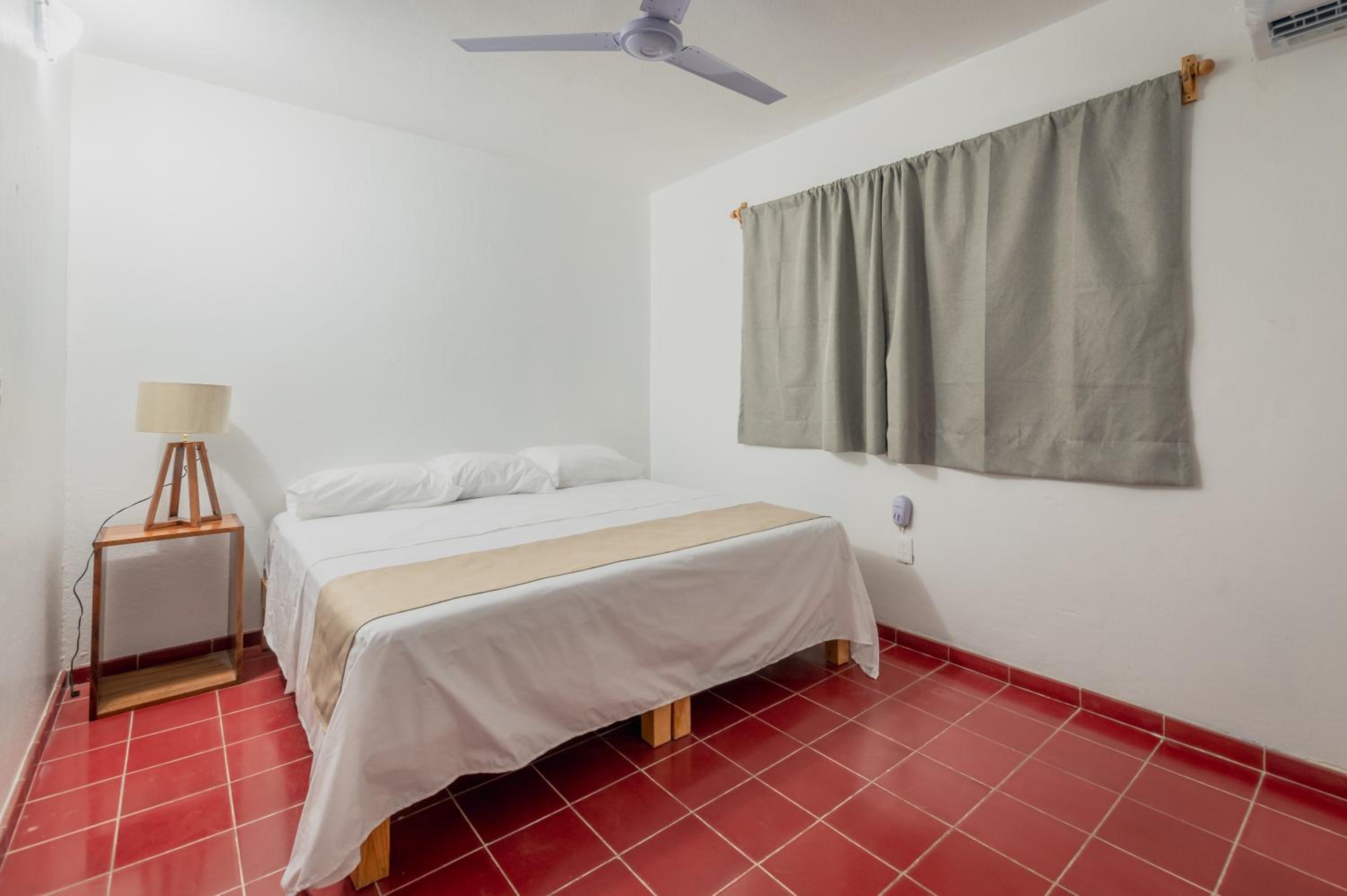 Deluxe Double Room with Shower - Photo 1