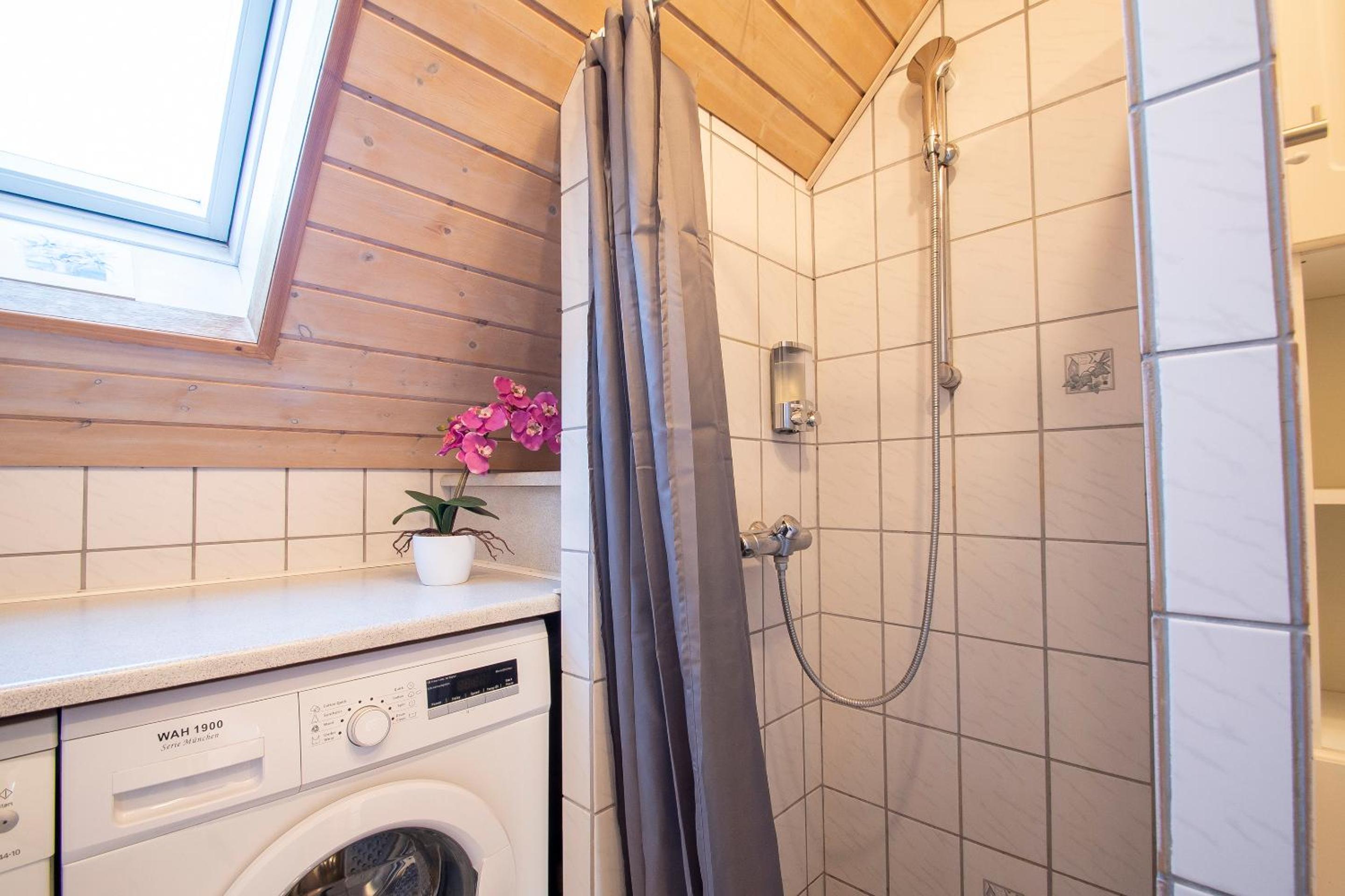 One-Bedroom Apartment - Photo 13