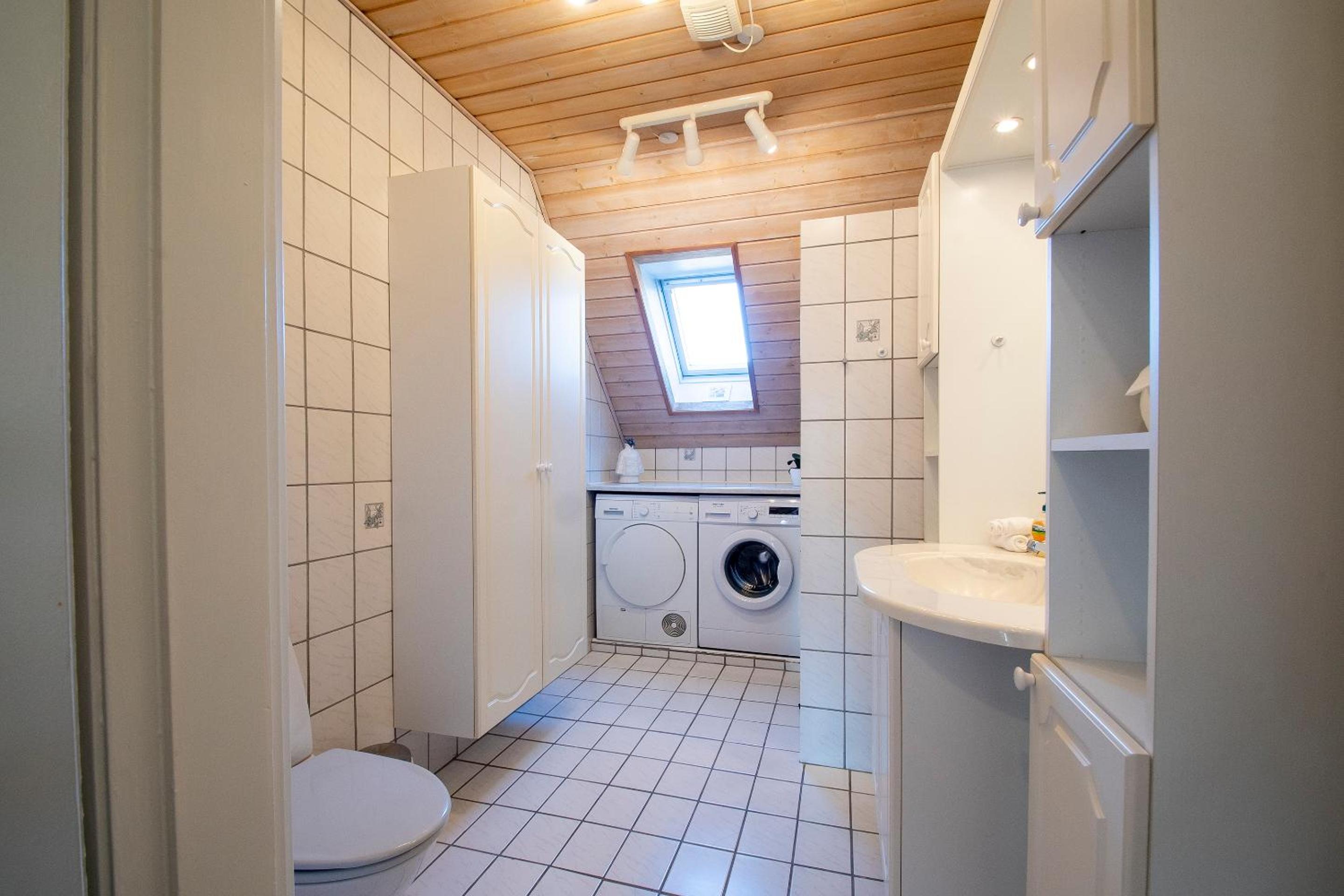 One-Bedroom Apartment - Photo 14