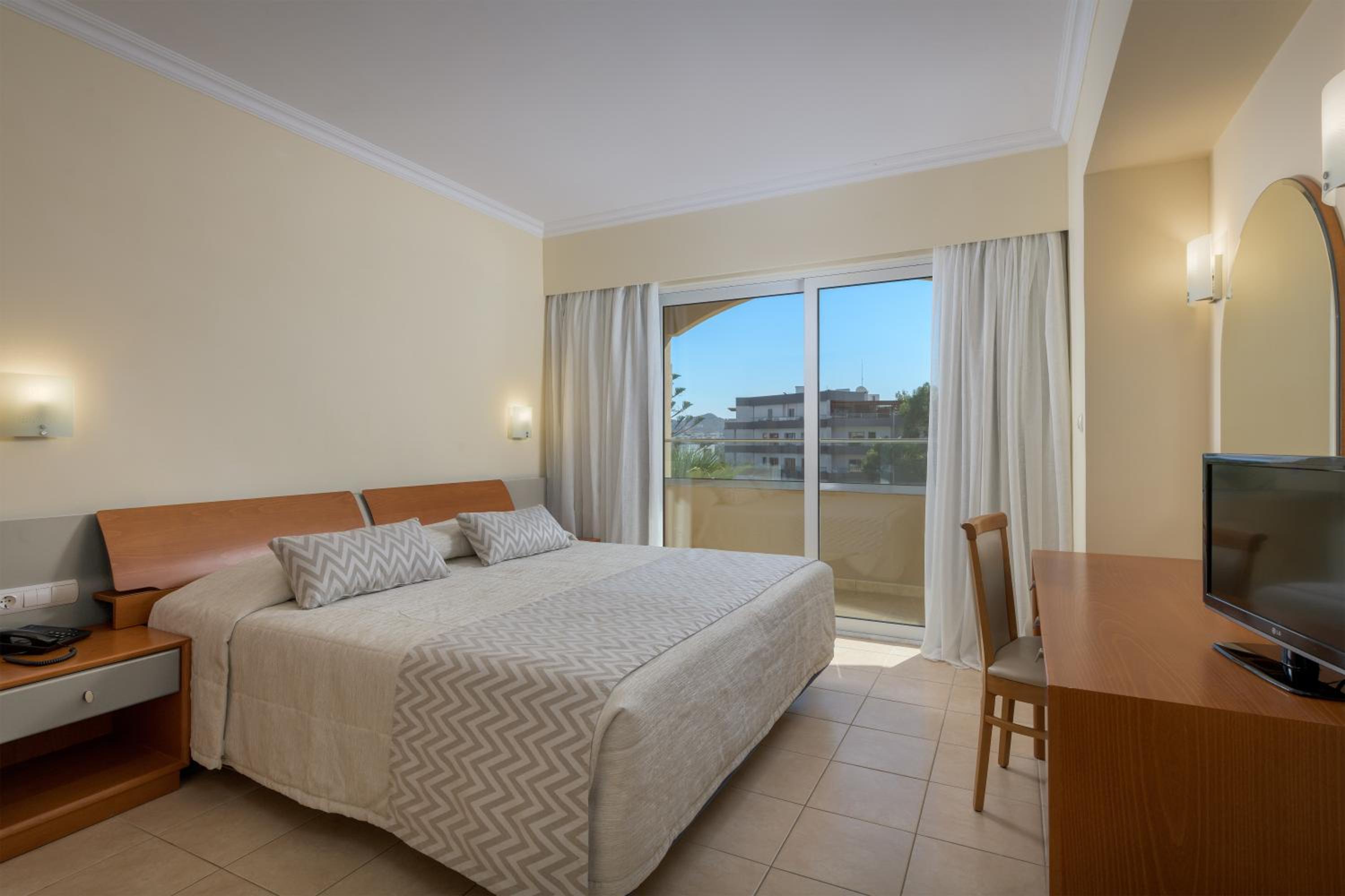 Apartment with Garden View (4 Adults)