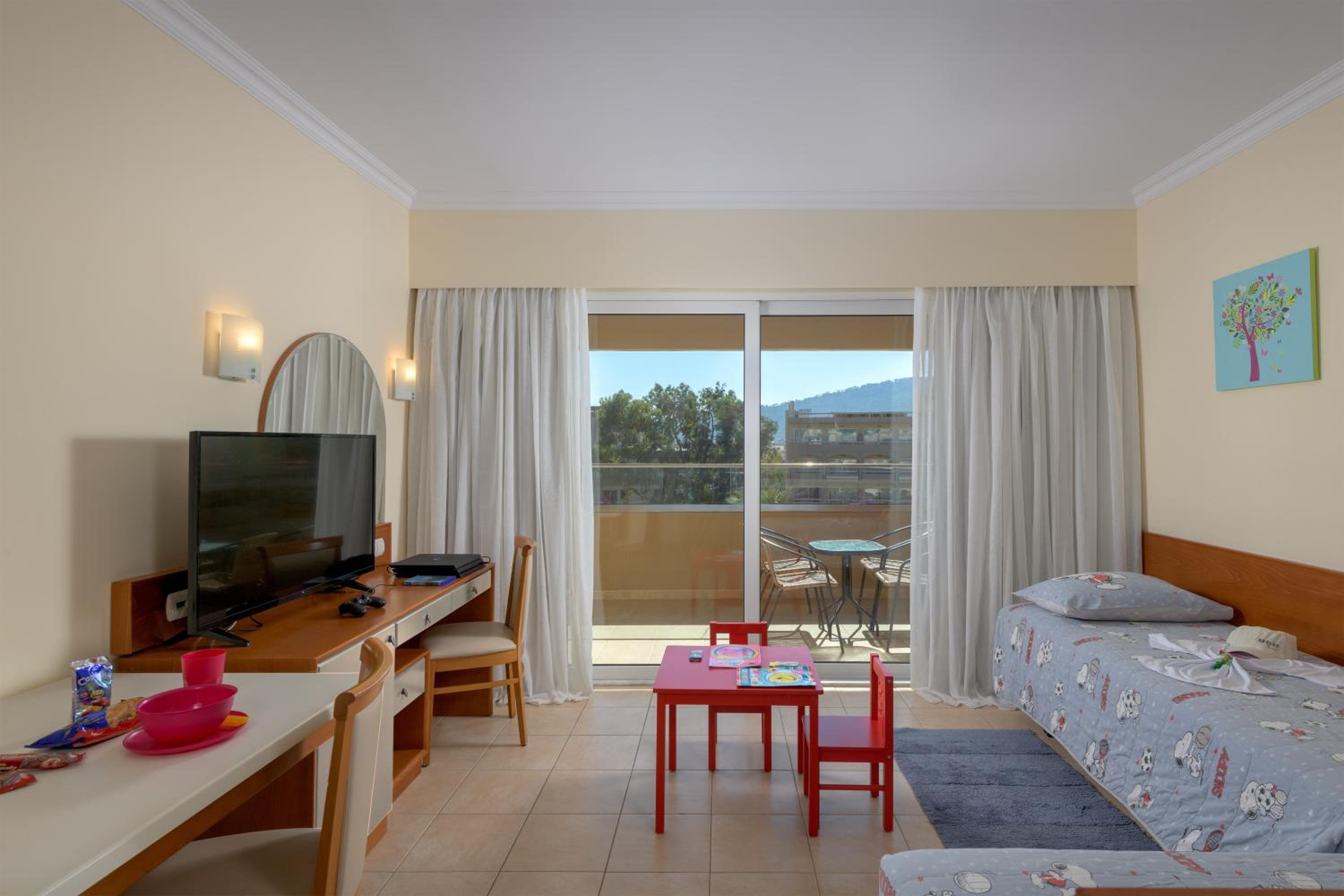 Kids Suite Apartment With Garden View