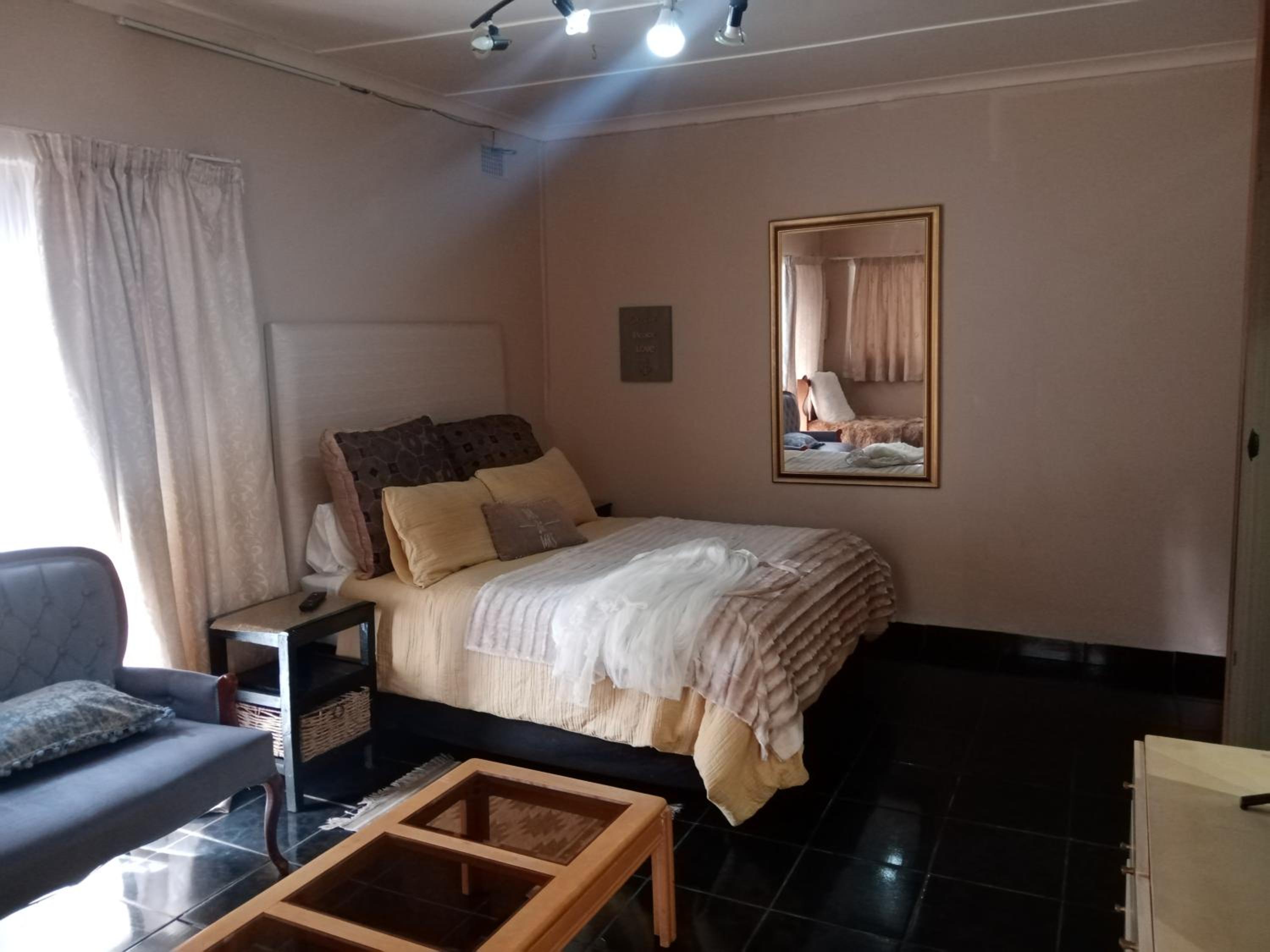Double Room with Extra Bed photo 1
