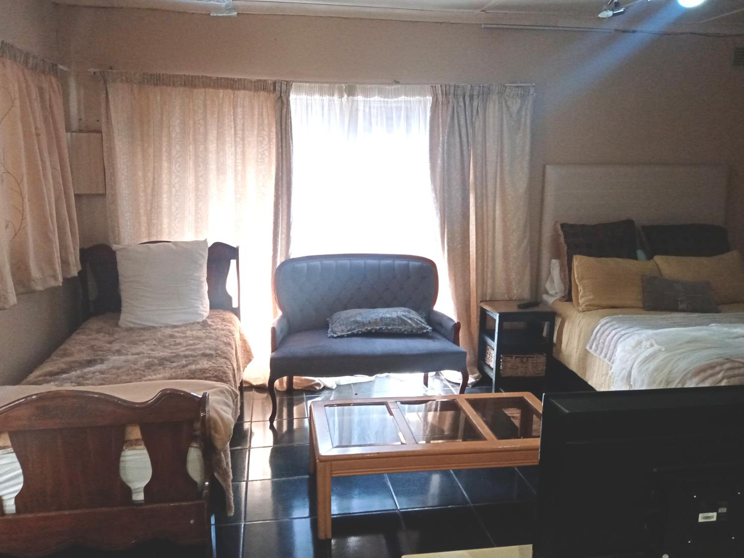 Double Room with Extra Bed photo 3