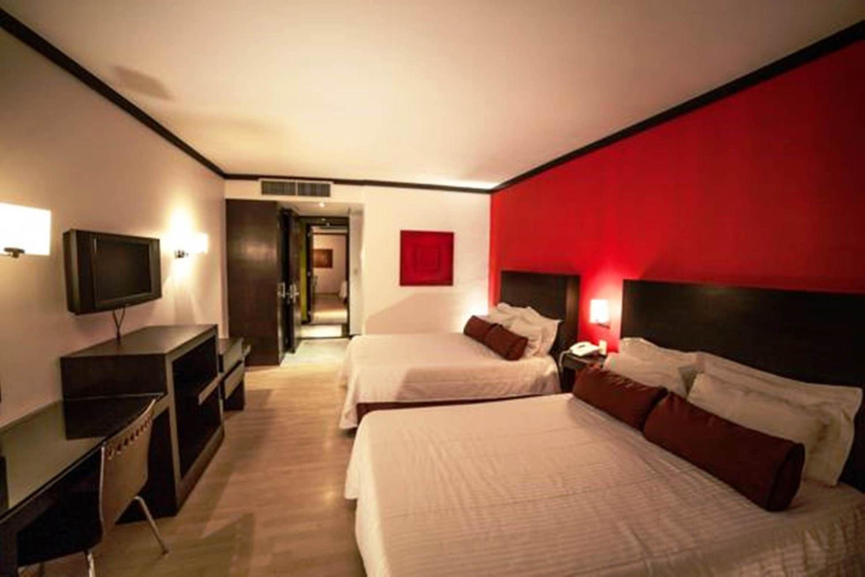 Double Room with Two Double Beds - Photo 4