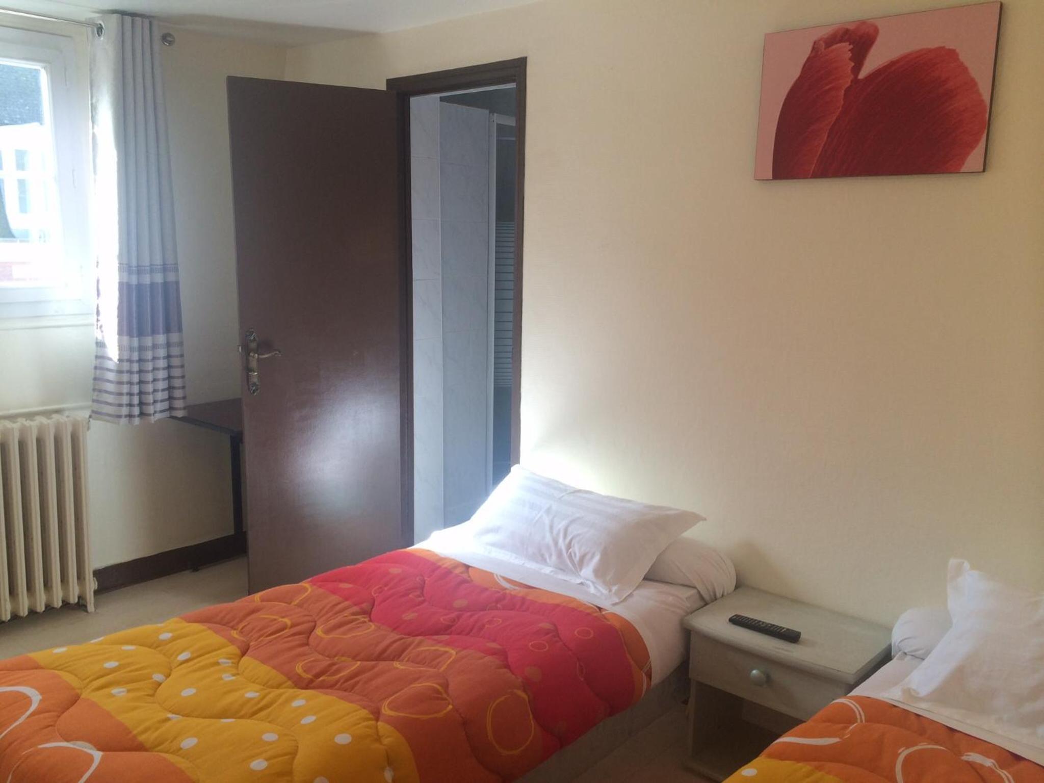Twin Room - Photo 7