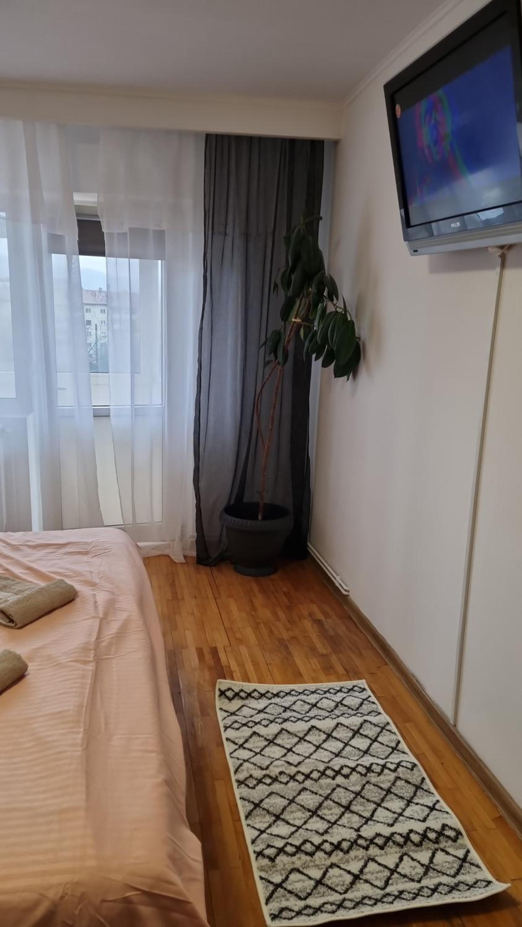 Two-Bedroom Apartment - Photo 4