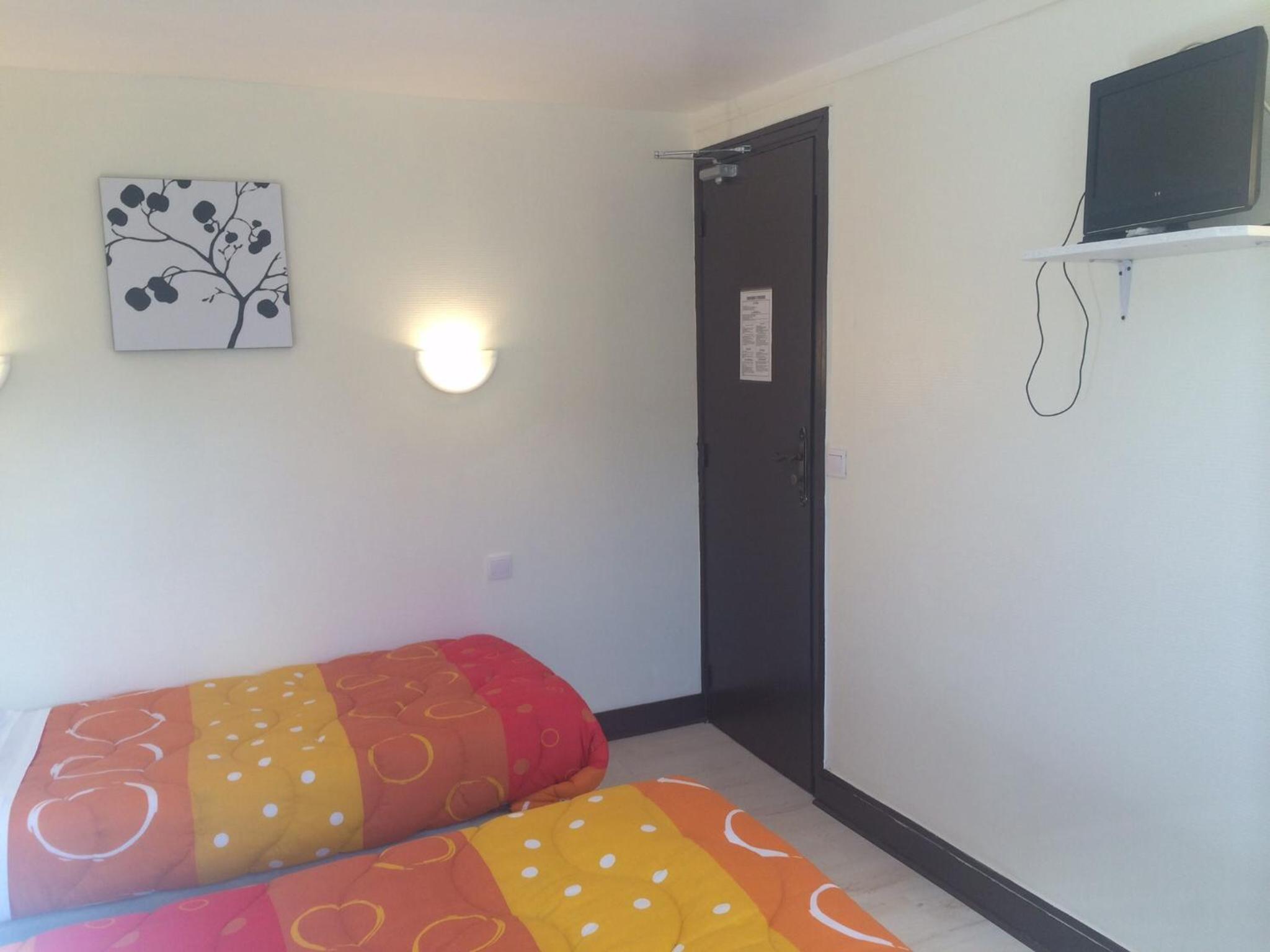 Twin Room - Photo 6