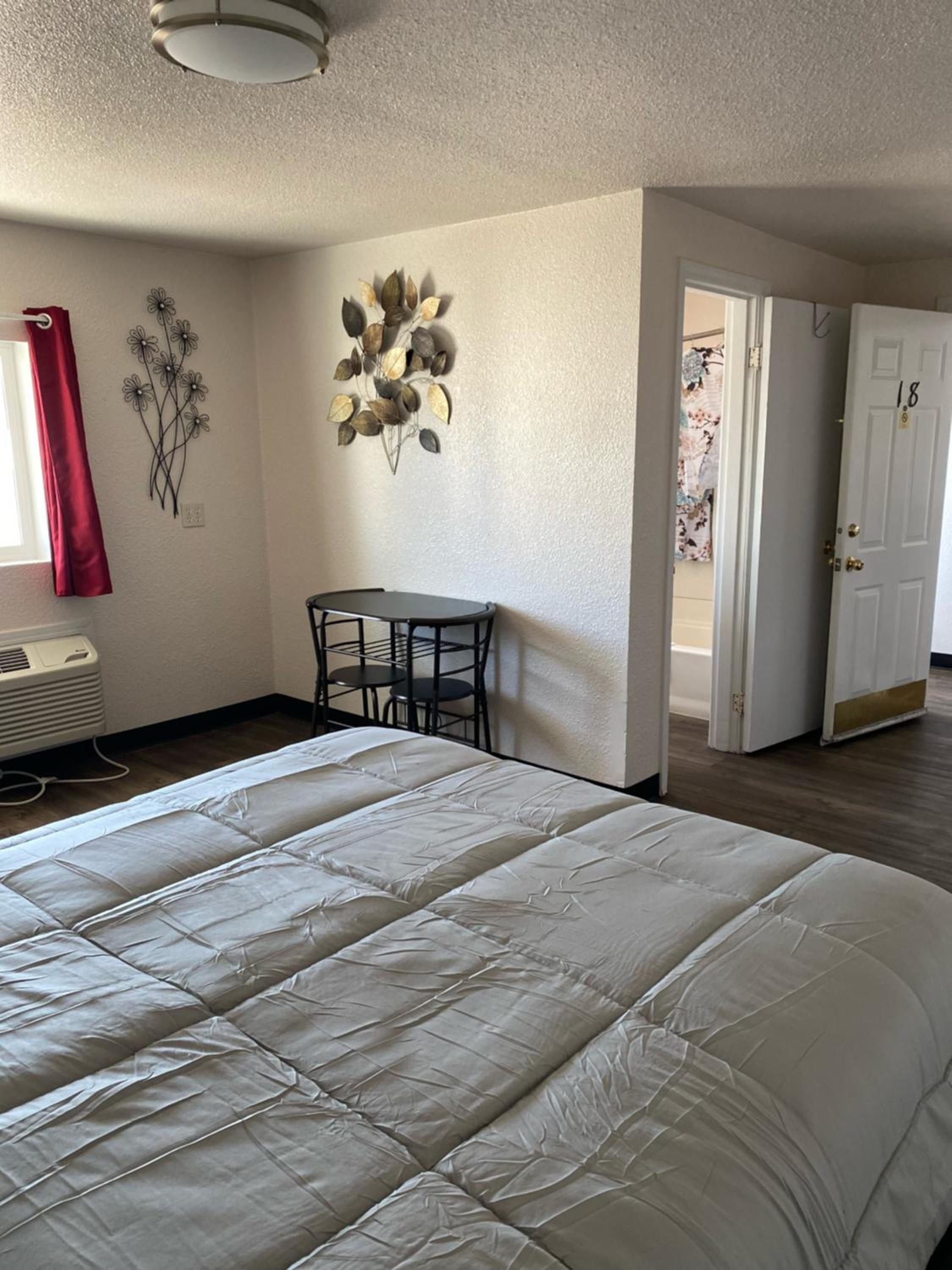 Deluxe Double Room - Photo 12