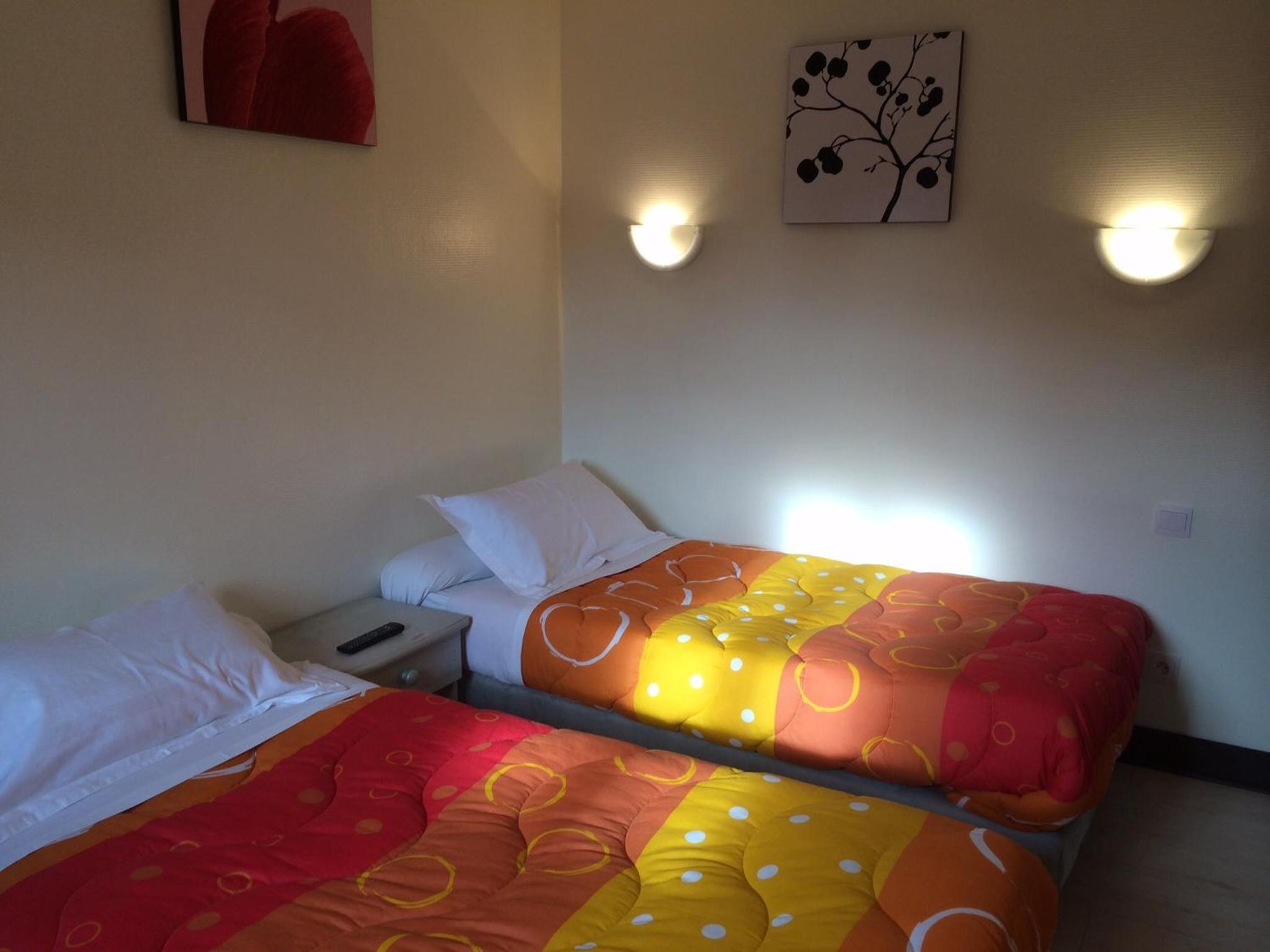 Twin Room - Photo 5