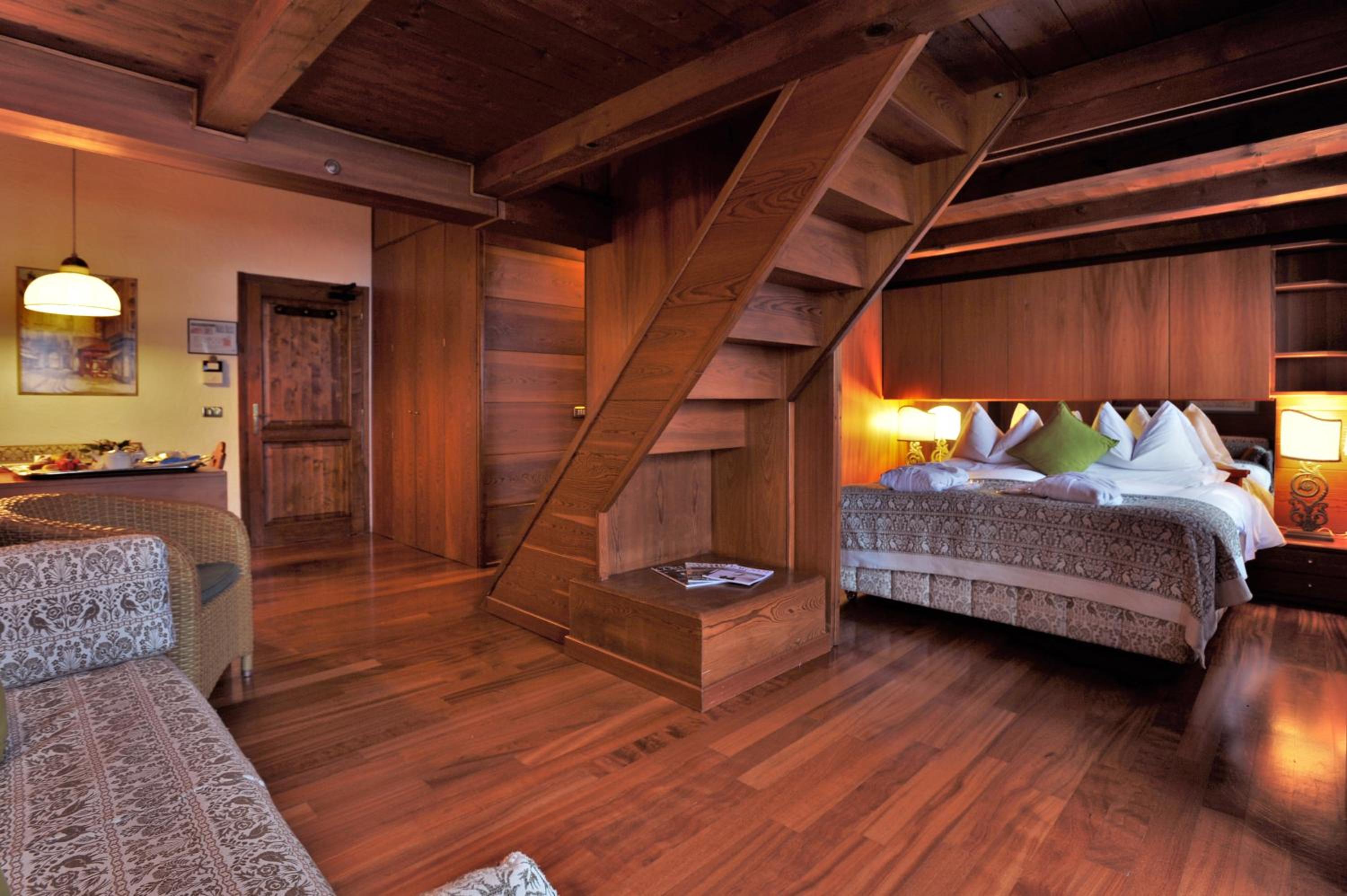 Family Room  - Photo 2