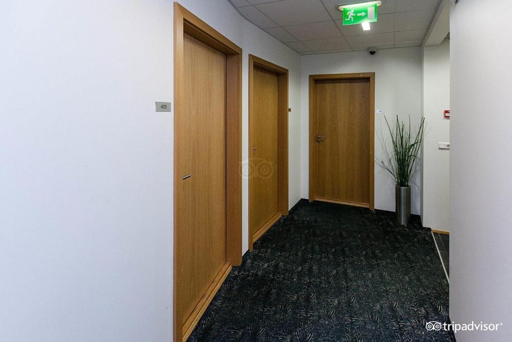 Double Room with Private Bathroom - Photo 13