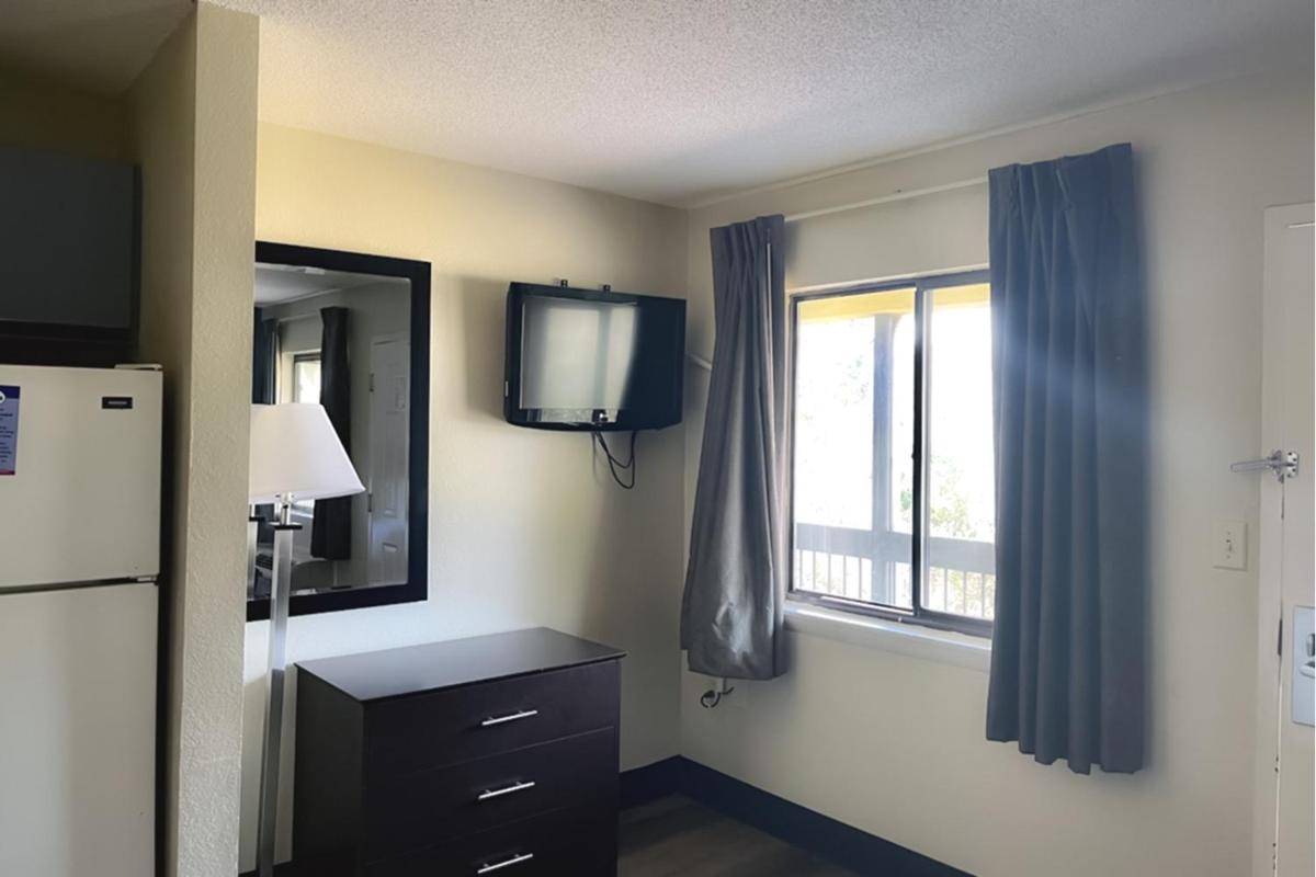 Suite with Two Queen Beds - Non-Smoking photo 3