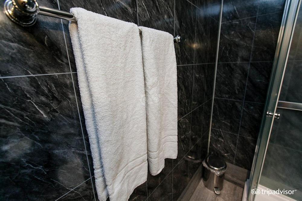 Double Room with Private Bathroom - Photo 3