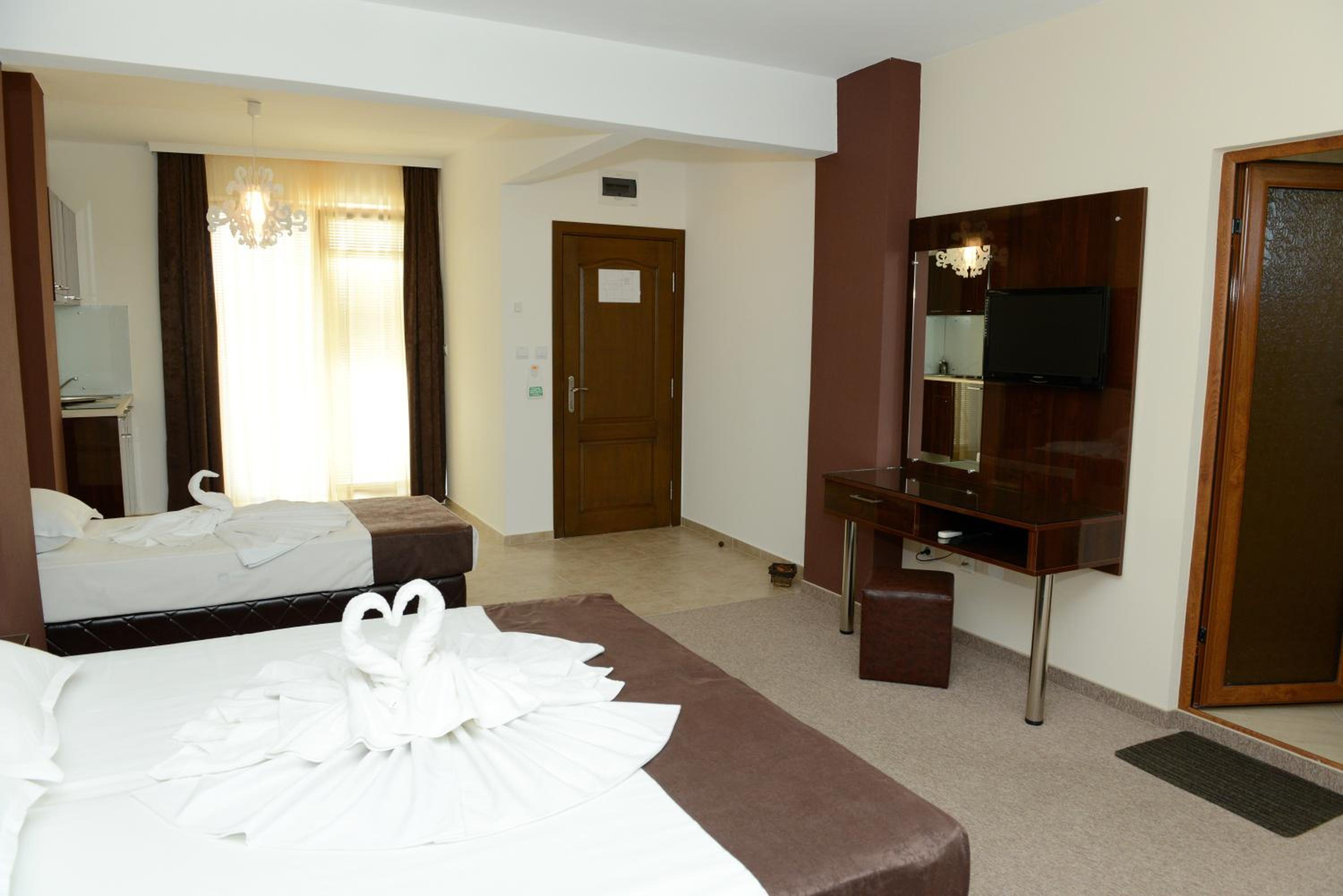 Studio with Balcony (3 Adults) photo 1