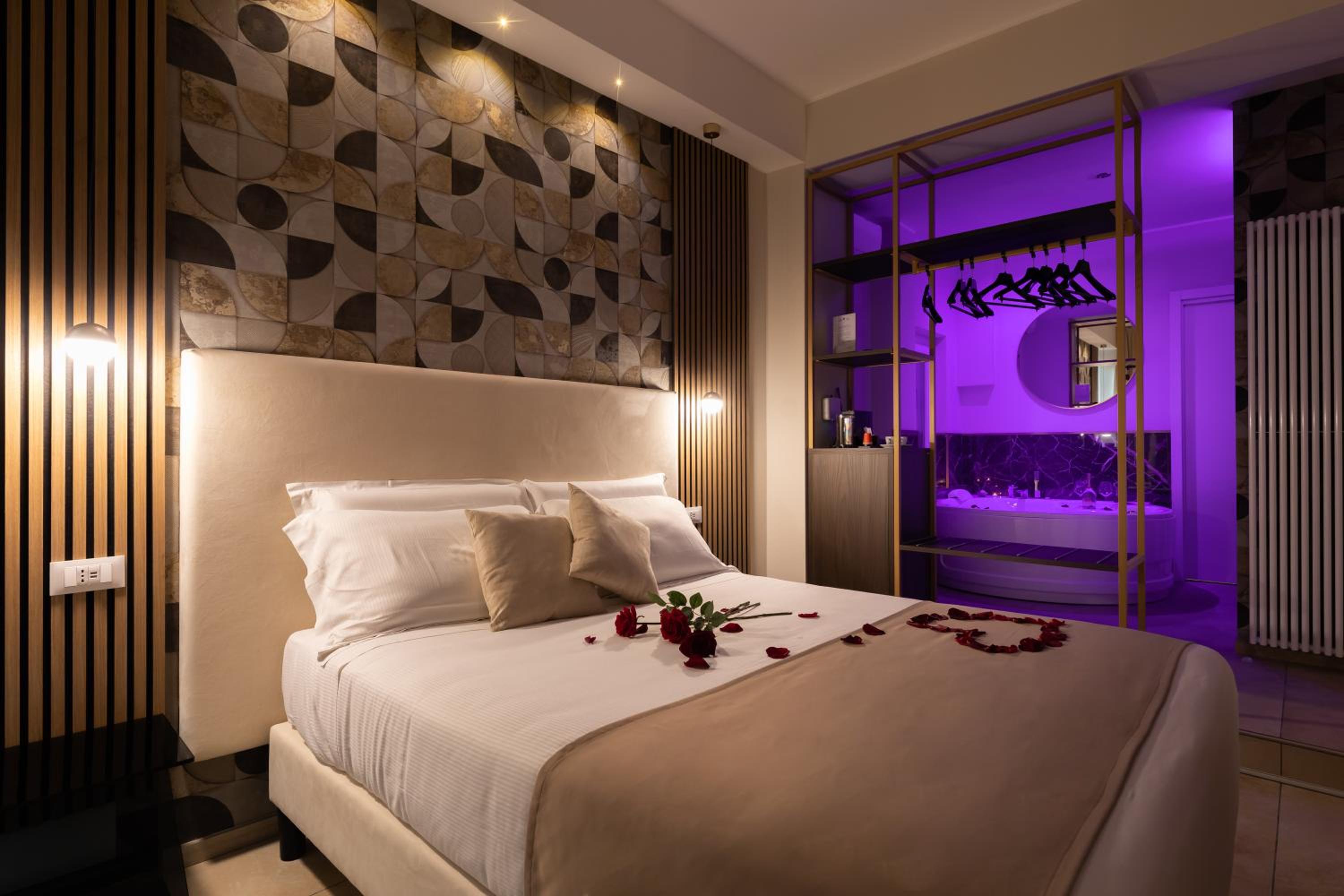 Suite with Spa Bath photo 2