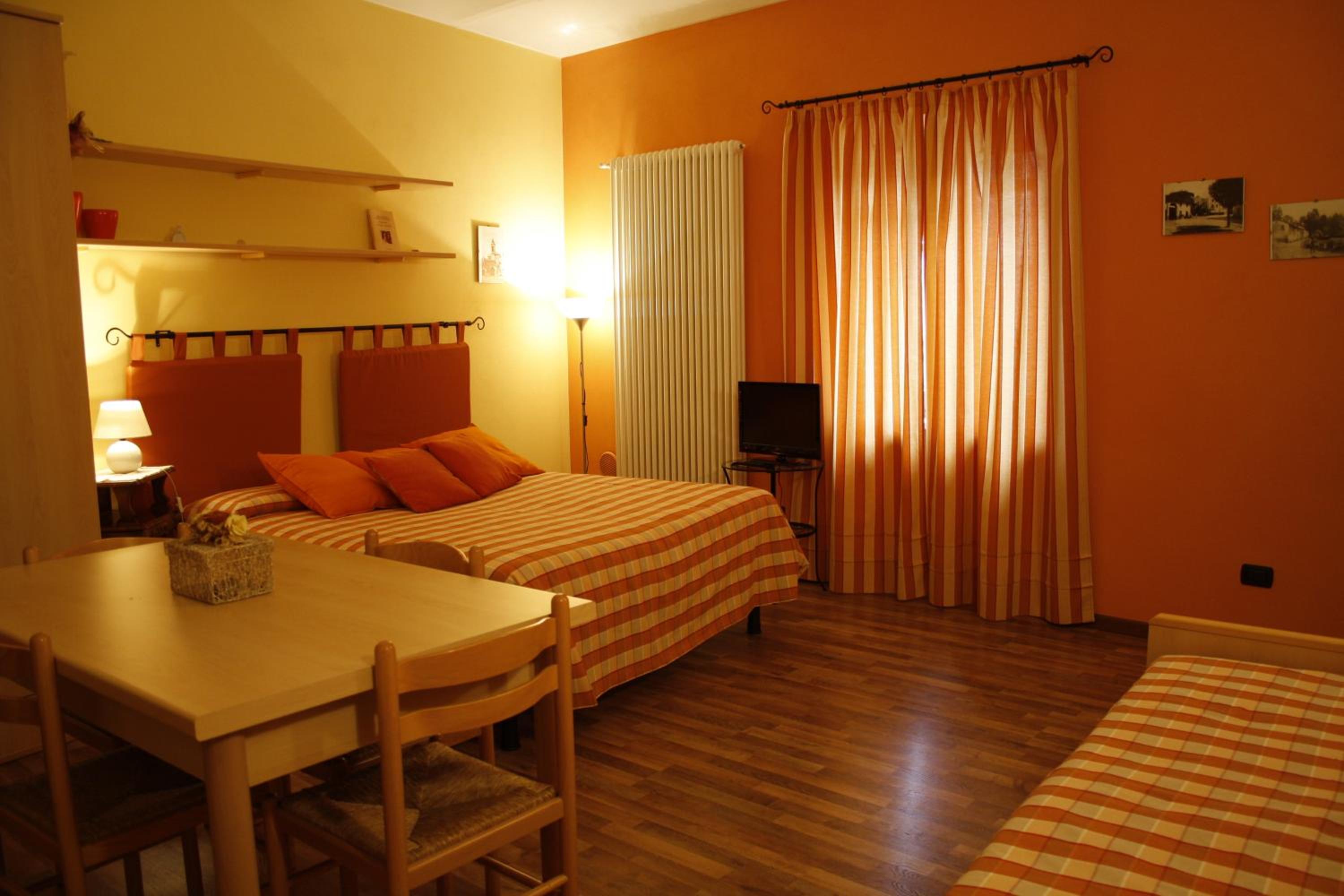 Studio (2 Adults)