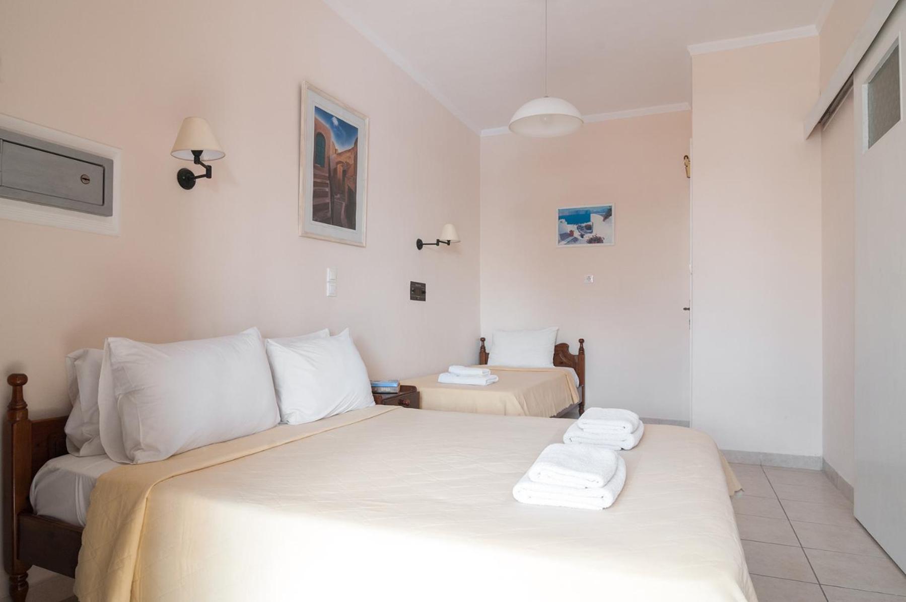 Triple Room - Photo 14