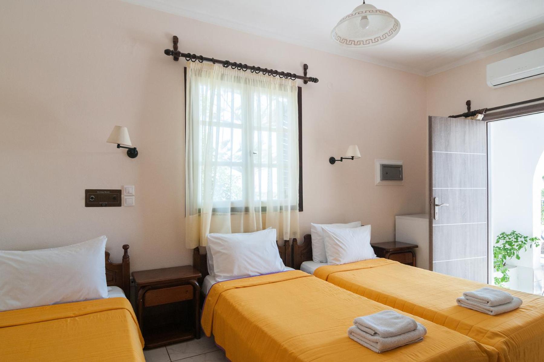 Triple Room - Photo 28