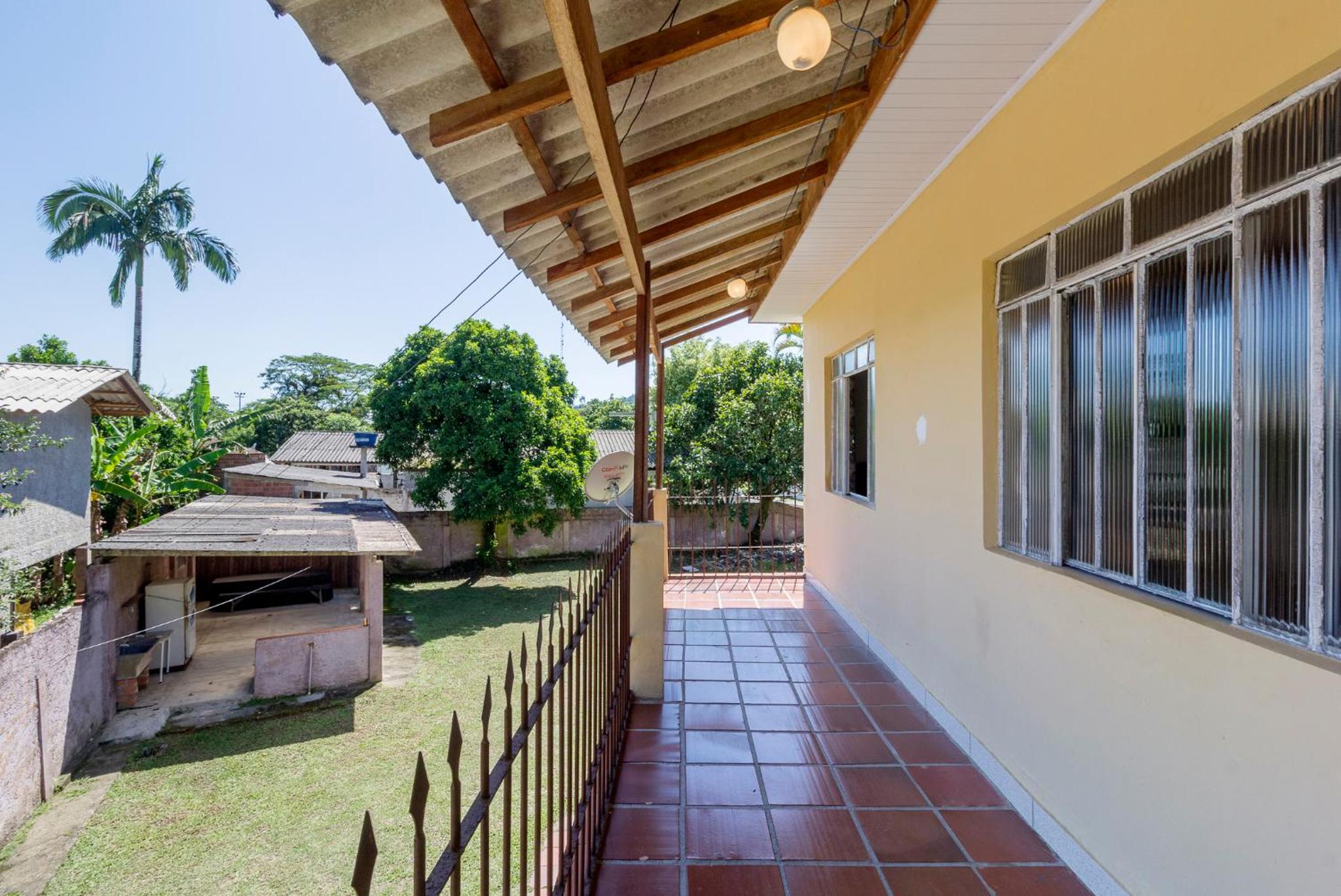 Three-Bedroom House photo 2