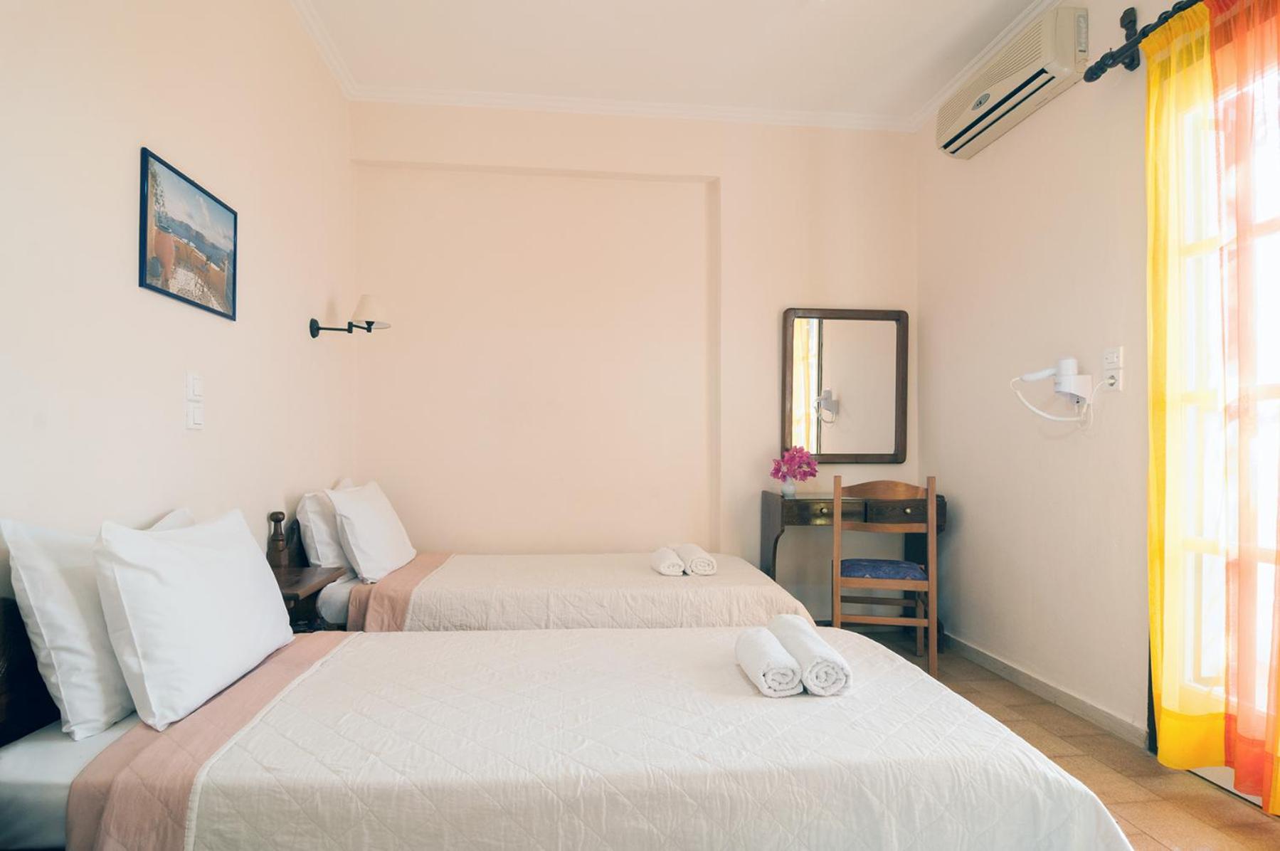 Standard Twin Room - Photo 24