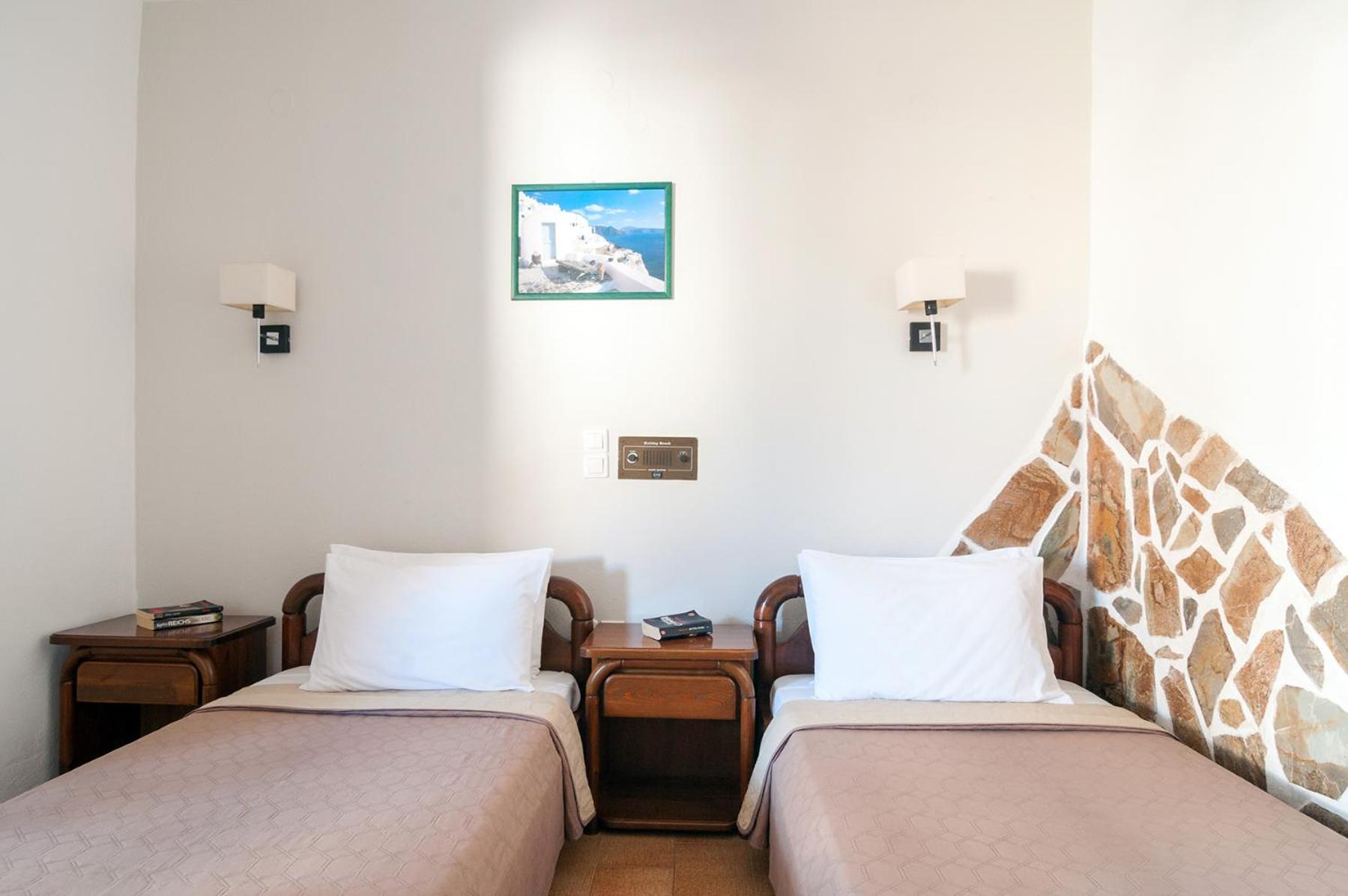Standard Twin Room - Photo 29