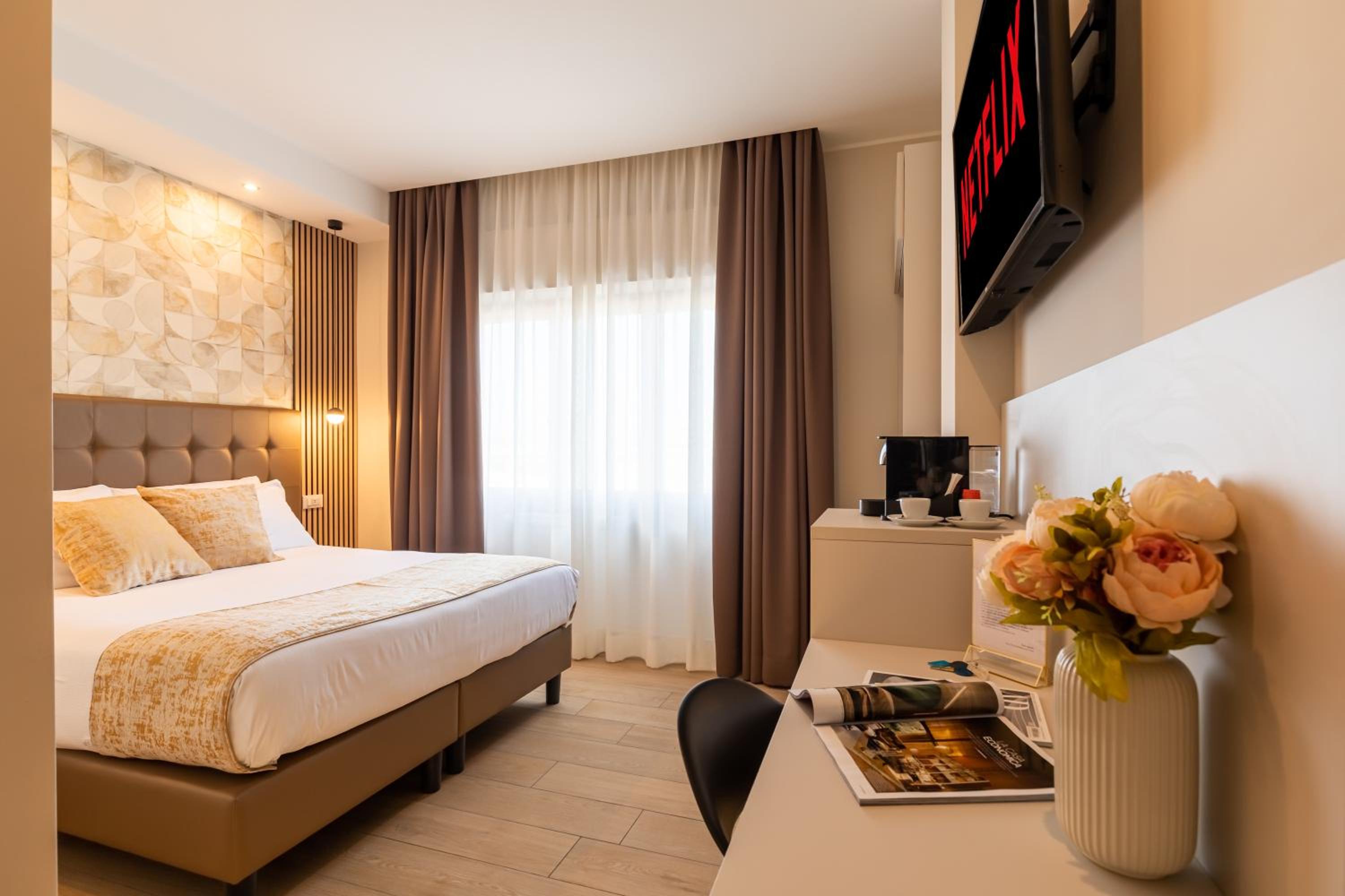 Deluxe Double or Twin Room photo 1