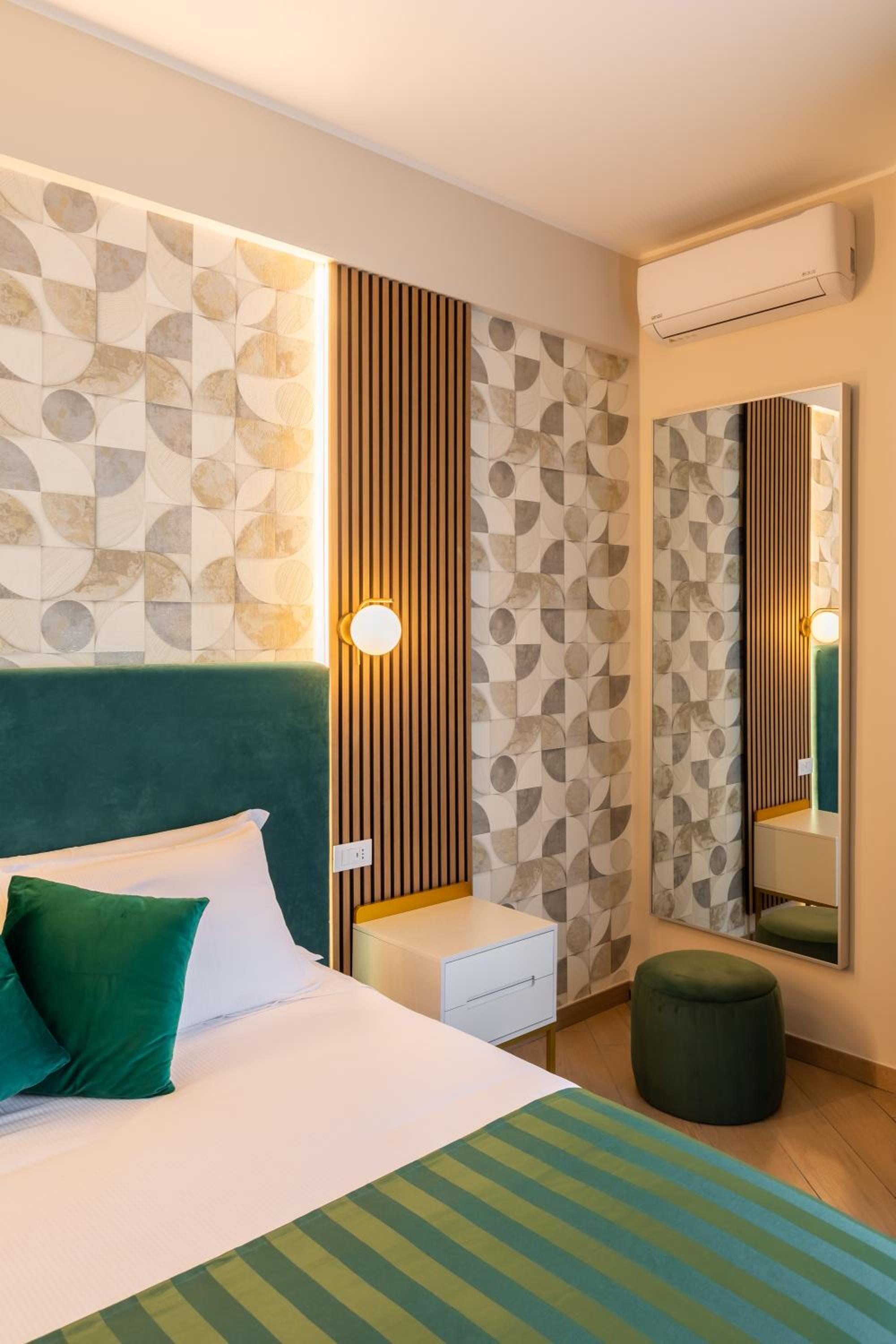 King Room with Balcony photo 3
