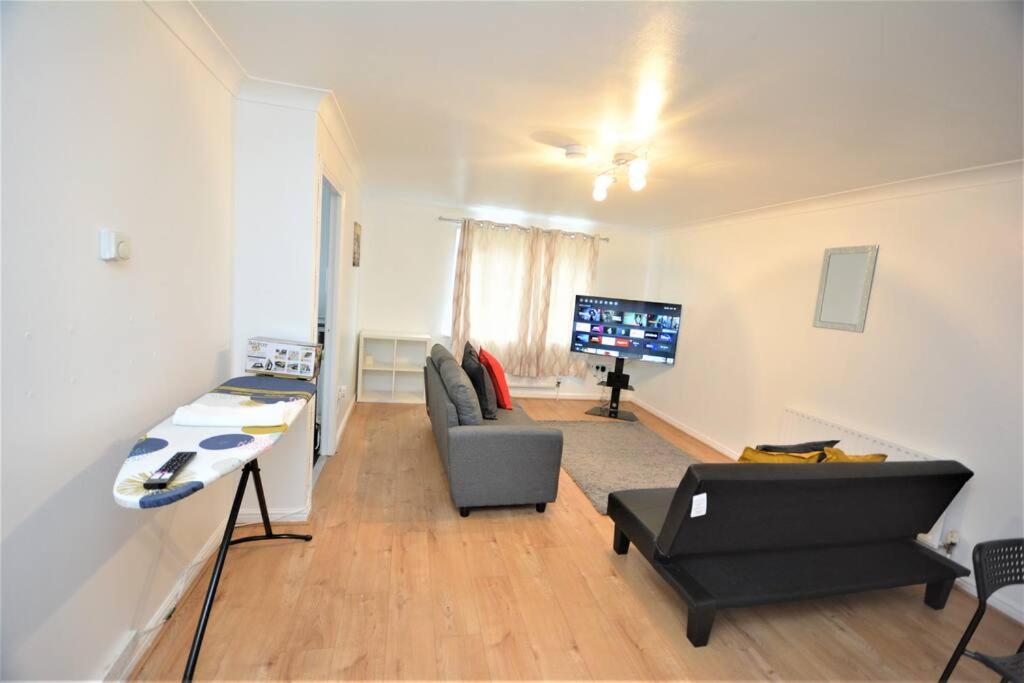 Two-Bedroom Apartment photo 2