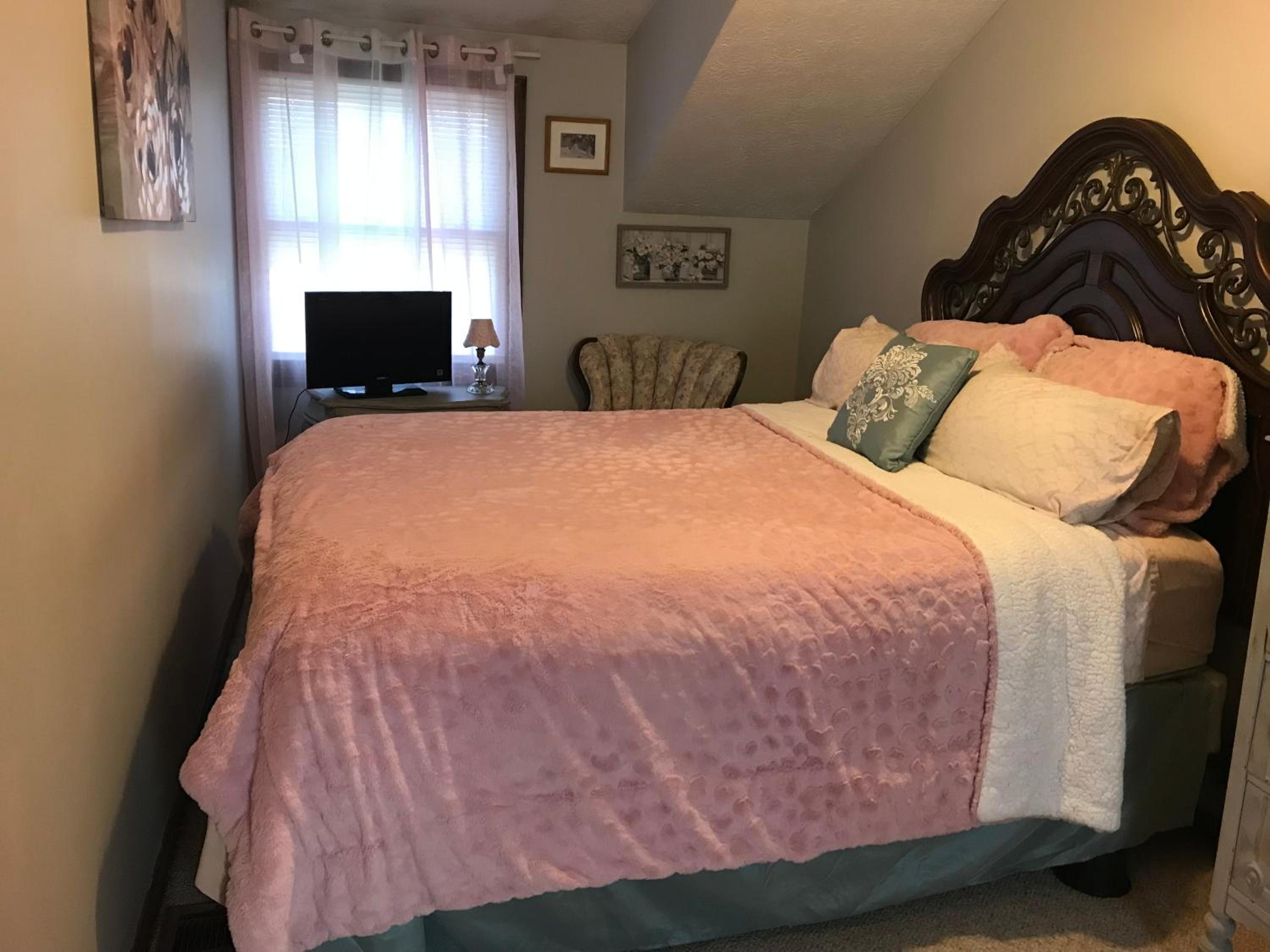 Deluxe Queen Room - Photo 2