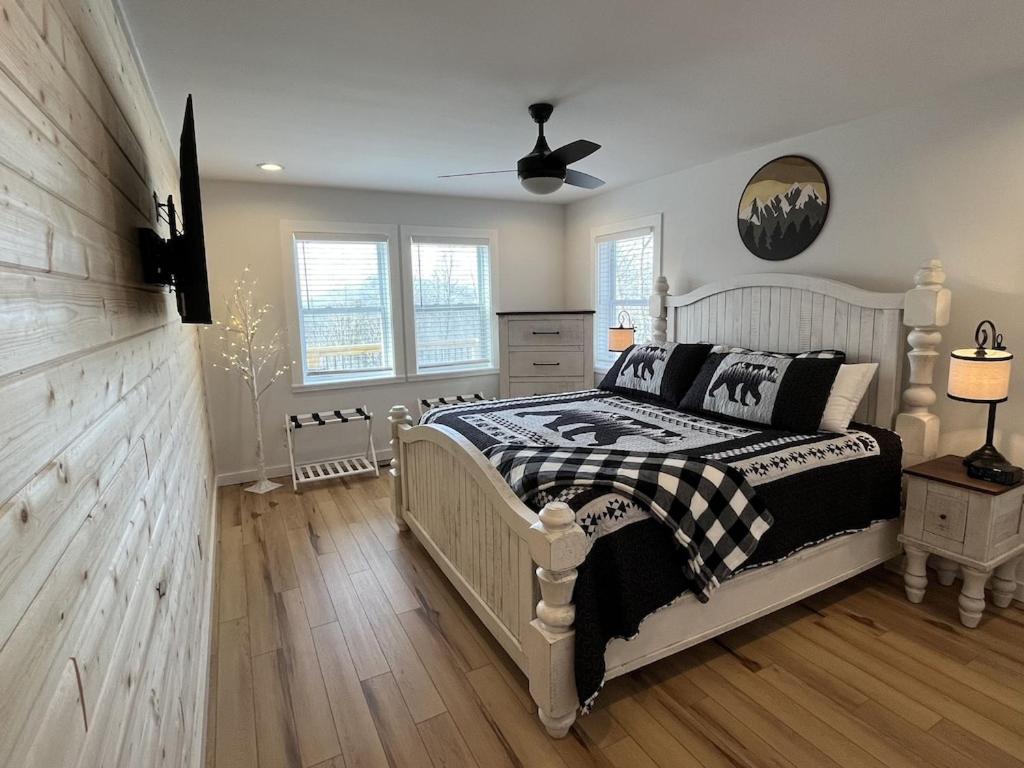 Three-Bedroom House photo 1