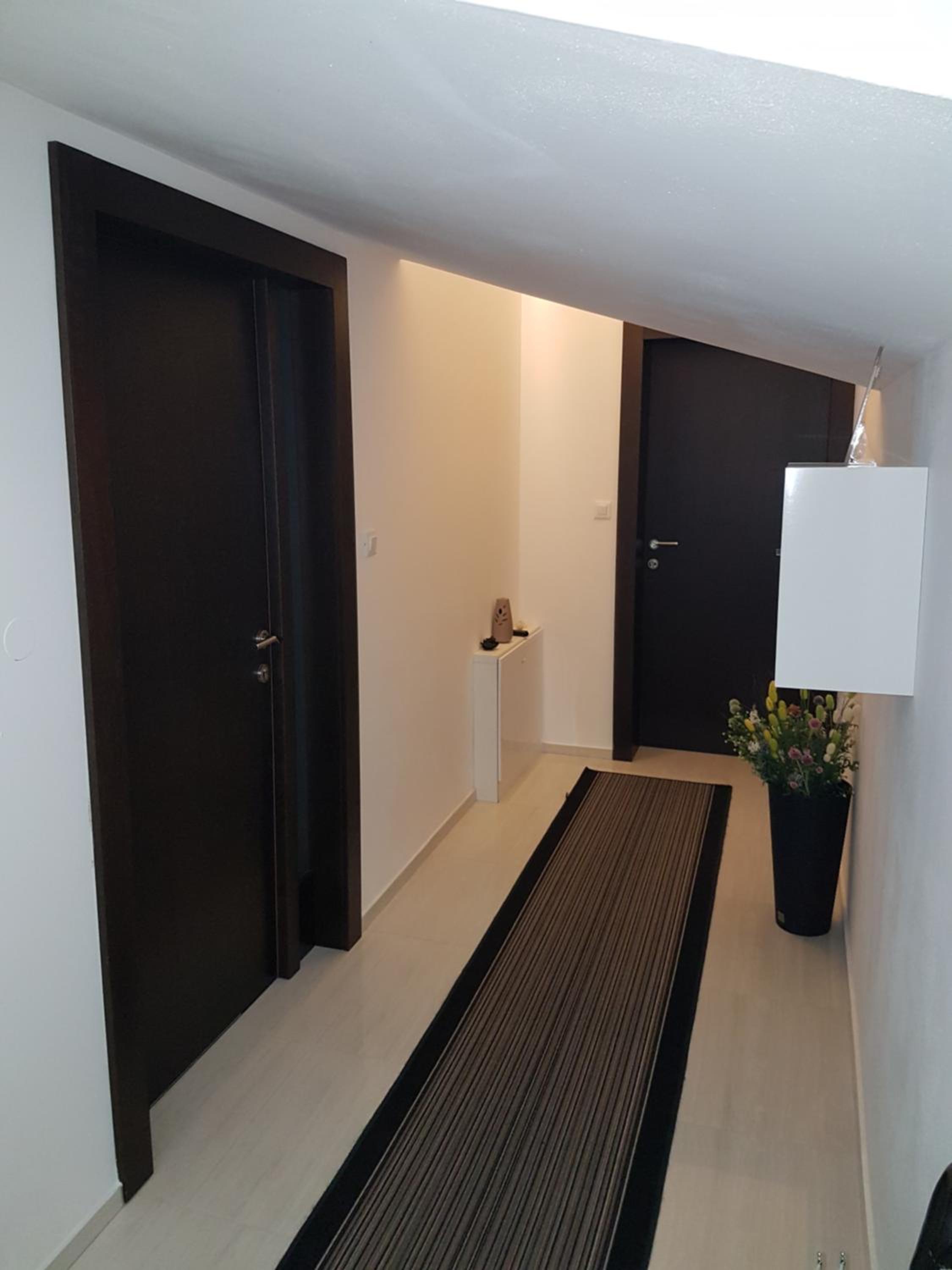 Studio with Balcony - Photo 14