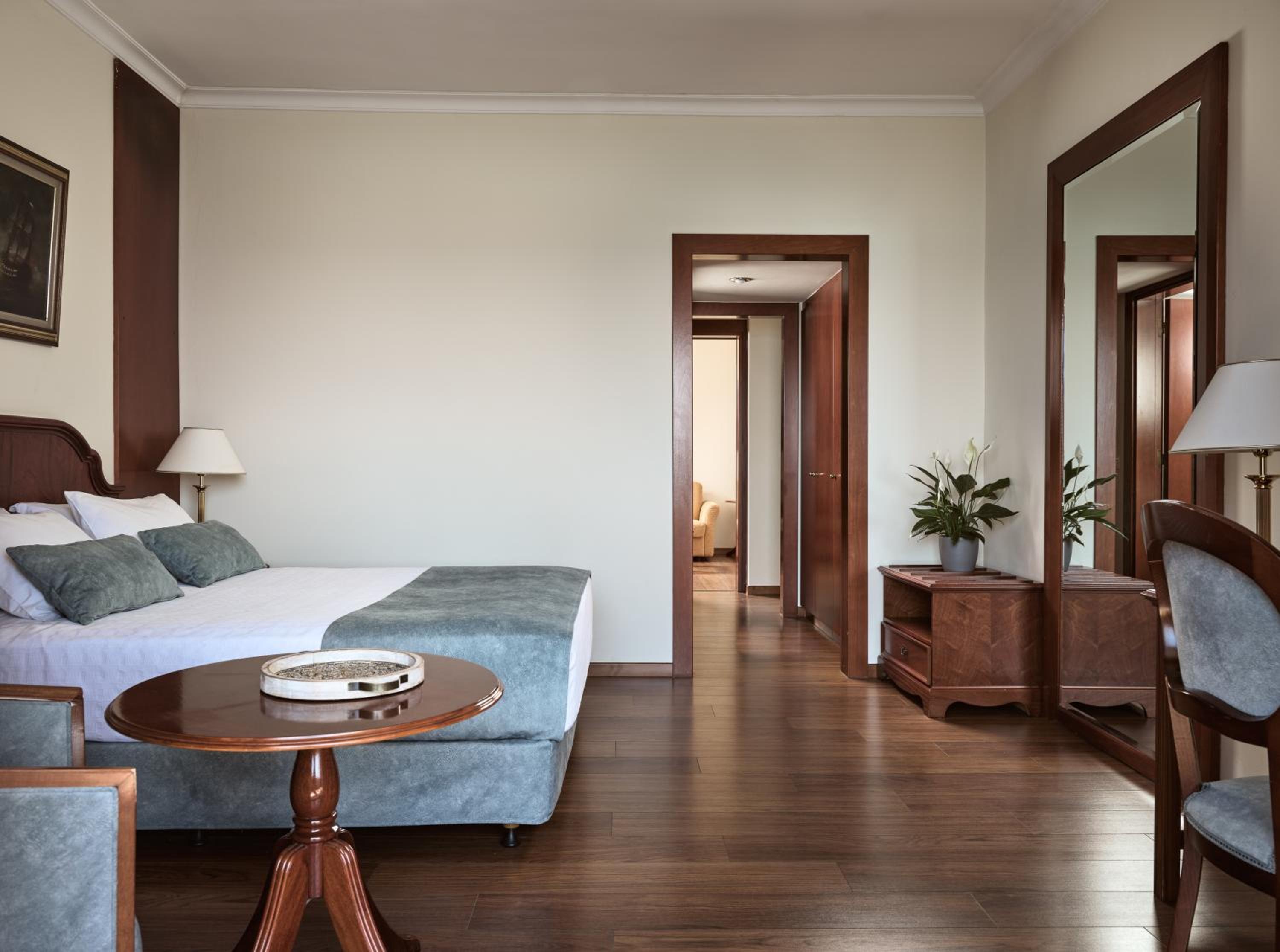 Honeymoon Suite photo 2